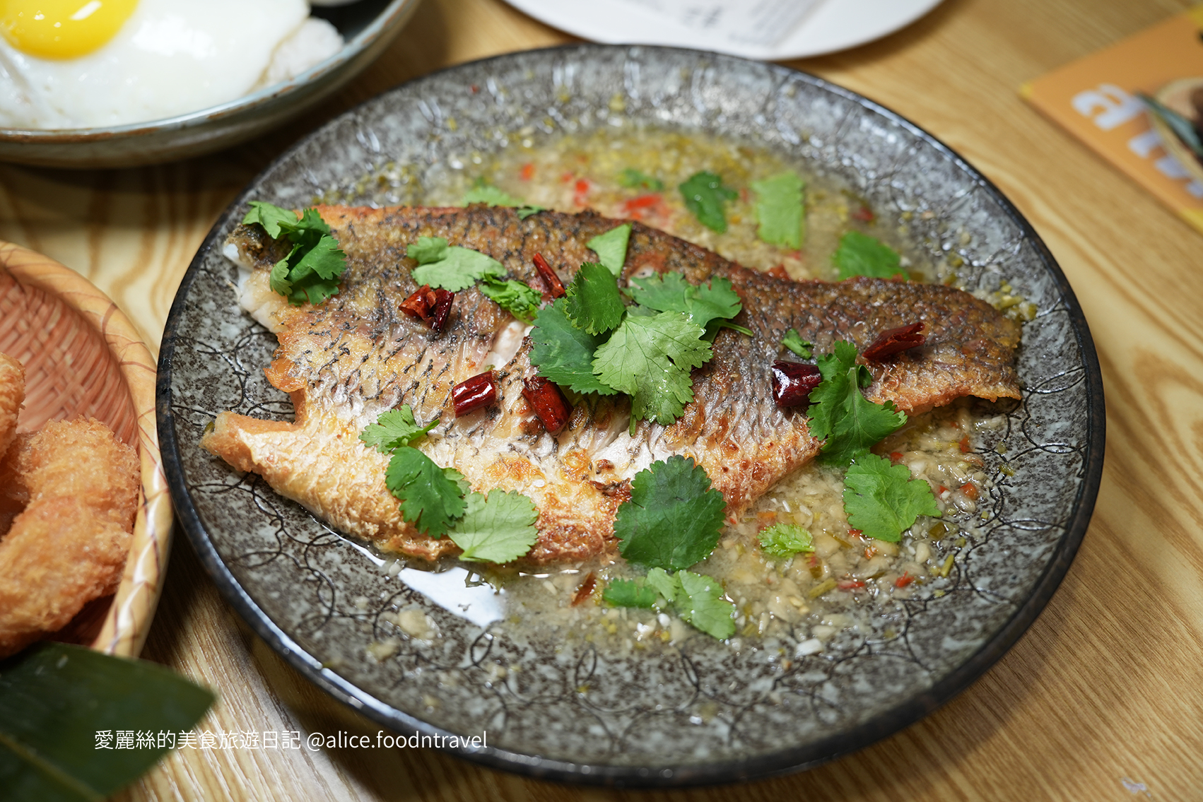 逢甲美食 逢甲必吃 逢甲平價美食 台中西屯區 逢甲大學 逢甲商圈 西屯餐廳 泰宵張逢甲店 台中西屯美食 逢甲宵夜推薦 逢甲夜市美食 台中泰式料理 逢甲學生美食 泰式火山排骨 泰式紙包魚 泰式簡餐 台中宵夜餐廳 泰式蝦餅 泰式五花酥肉飯 泰式甜點推薦 台中泰式奶茶 逢甲夜晚美食 逢甲宵夜小吃 高CP值泰式料理 台中平價泰式餐廳 逢甲商圈美食 泰宵張勤美店