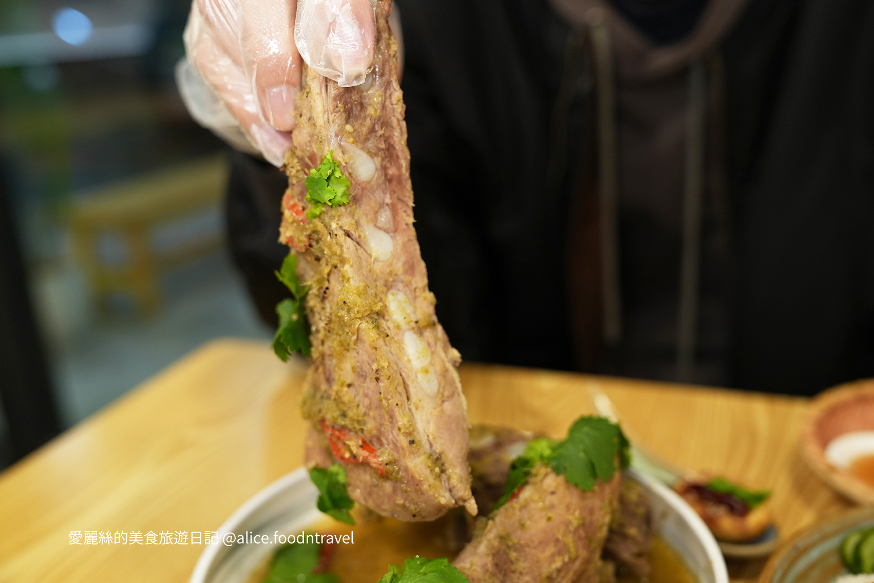 逢甲美食 逢甲必吃 逢甲平價美食 台中西屯區 逢甲大學 逢甲商圈 西屯餐廳 泰宵張逢甲店 台中西屯美食 逢甲宵夜推薦 逢甲夜市美食 台中泰式料理 逢甲學生美食 泰式火山排骨 泰式紙包魚 泰式簡餐 台中宵夜餐廳 泰式蝦餅 泰式五花酥肉飯 泰式甜點推薦 台中泰式奶茶 逢甲夜晚美食 逢甲宵夜小吃 高CP值泰式料理 台中平價泰式餐廳 逢甲商圈美食 泰宵張勤美店