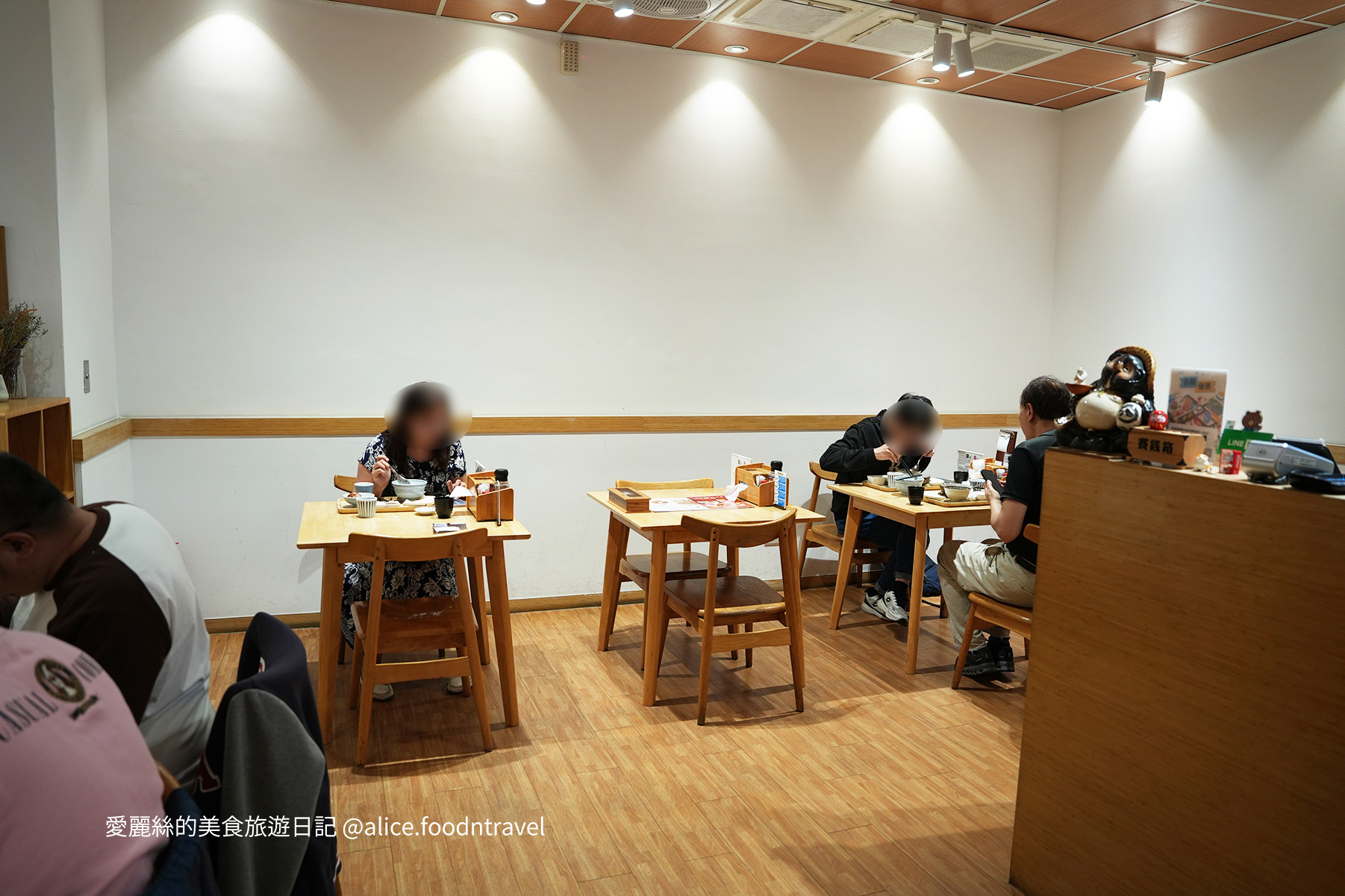 參元豚菜單 參元豚 台中大里美食 台中炸豬排 台中定食 極厚切炸豬排 日式定食 台中平價定食 漢堡排丼飯 台中甜點推薦 開心果草莓泡芙 草莓奶蓋飲品 草莓鮮奶酪 台中家庭聚餐餐廳 台中特色定食 台中大里日式餐廳 台中定食推薦 白飯吃到飽 日系風格餐廳 台中親子餐廳 台中高CP值餐廳 豬排飯 台中必吃