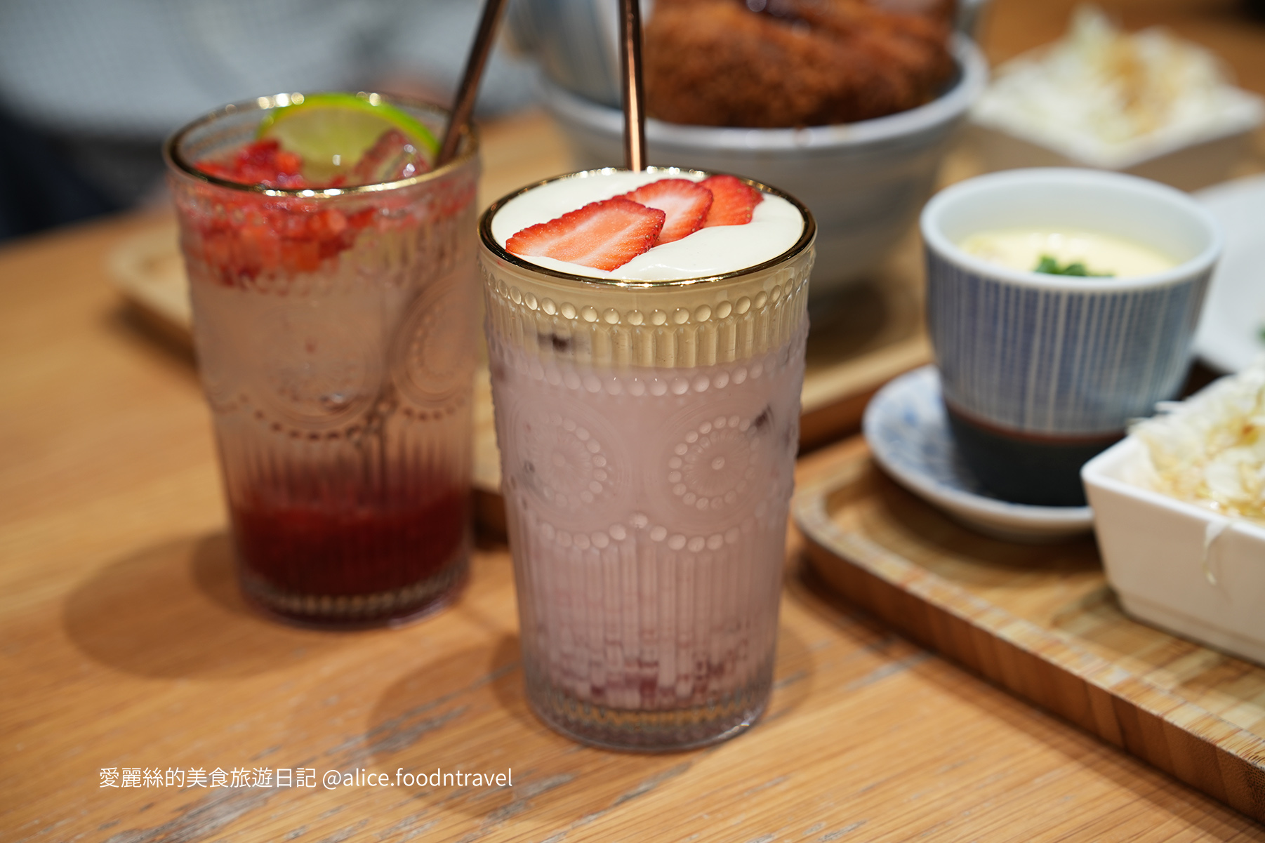 參元豚 台中大里美食 台中炸豬排 台中定食 極厚切炸豬排 日式定食 台中平價定食 漢堡排丼飯 台中甜點推薦 開心果草莓泡芙 草莓奶蓋飲品 草莓鮮奶酪 台中家庭聚餐餐廳 台中特色定食 台中大里日式餐廳 台中定食推薦 白飯味噌湯吃到飽 日系風格餐廳 台中親子餐廳 台中高CP值餐廳