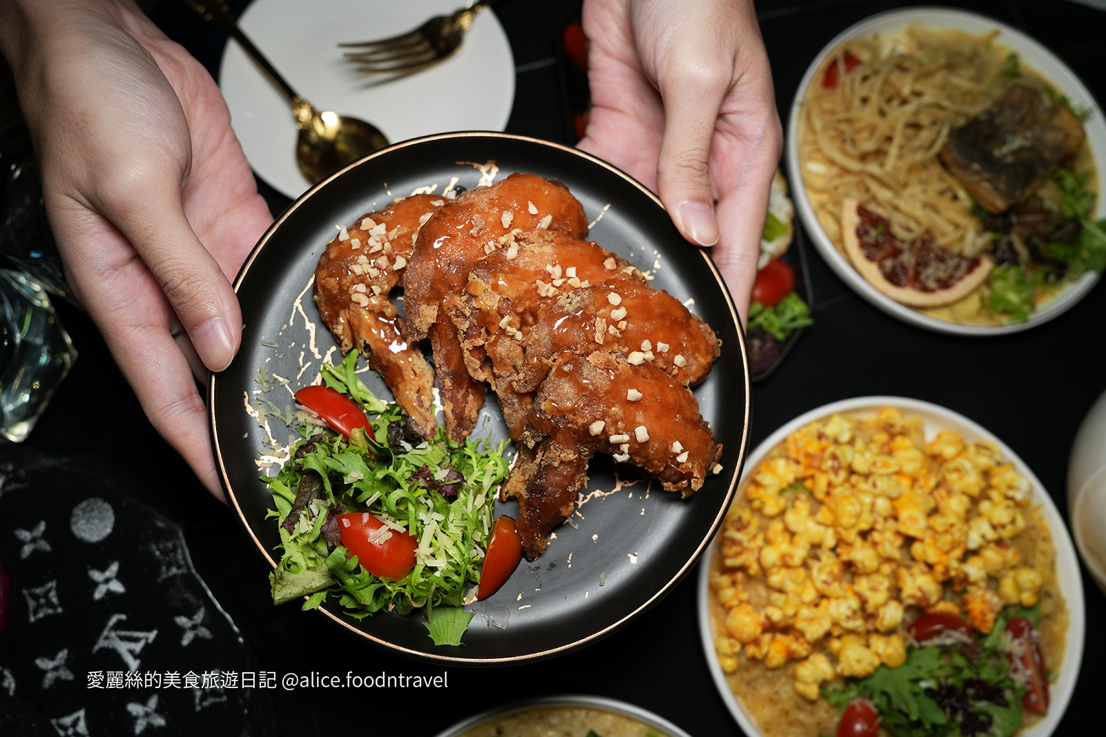 台中勤美美食台中勤美餐酒館台中勤美酒吧台中西區餐酒館台中西區酒吧台中國美館餐酒館台中國美館美食台中美術館美食台中慶生餐廳台中網美餐廳壽星優惠LuxyVogue菜單