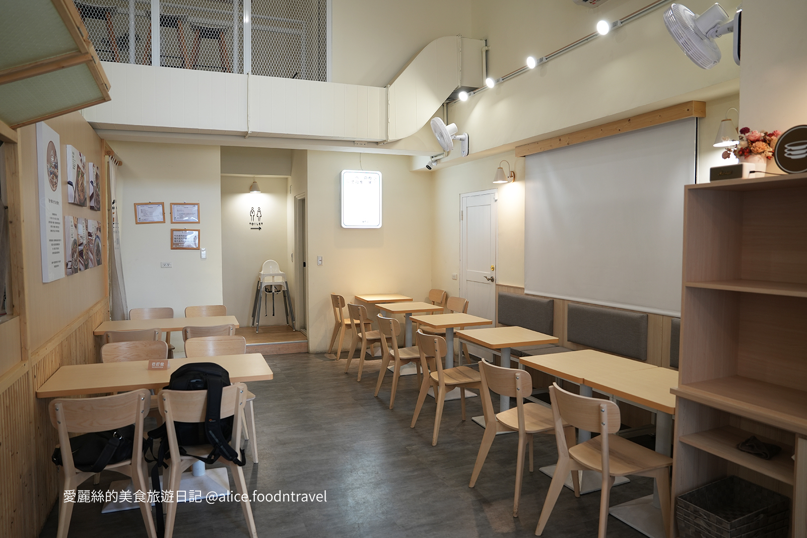 台中美食台中定食台中西區美食台中西區定食台中咖哩飯台中丼飯台中炸豬排台中天婦羅台中平價美食勤美美食科博館美食日進街食力小食堂炸湯圓酥皮濃湯