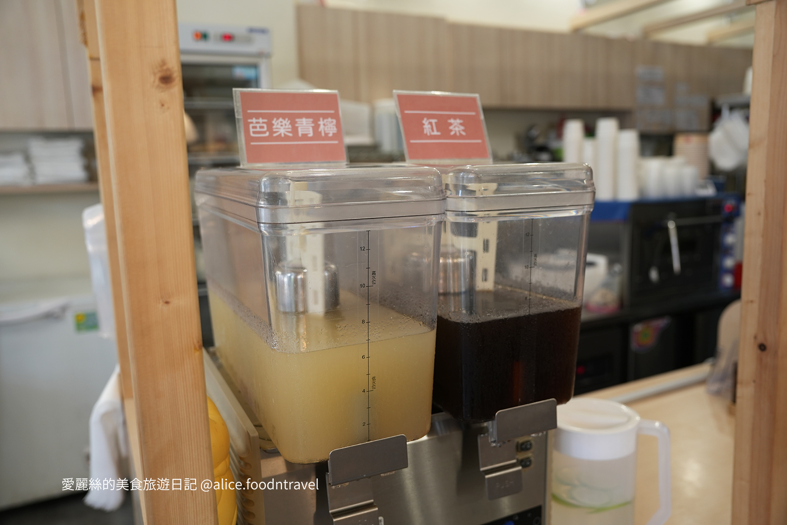台中美食台中定食台中西區美食台中西區定食台中咖哩飯台中丼飯台中炸豬排台中天婦羅台中平價美食勤美美食科博館美食日進街食力小食堂炸湯圓酥皮濃湯