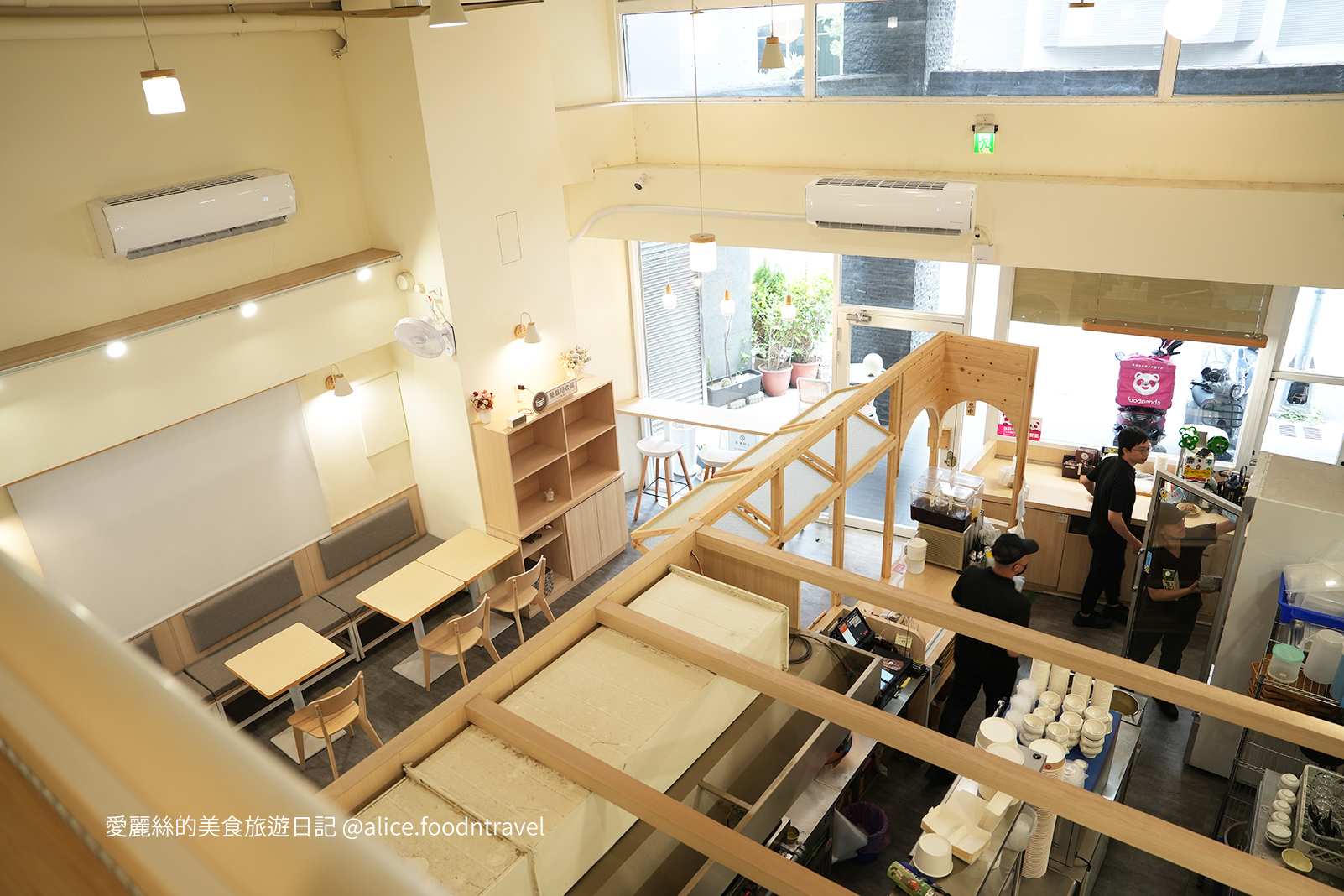 台中美食台中定食台中西區美食台中西區定食台中咖哩飯台中丼飯台中炸豬排台中天婦羅台中平價美食勤美美食科博館美食日進街食力小食堂炸湯圓酥皮濃湯
