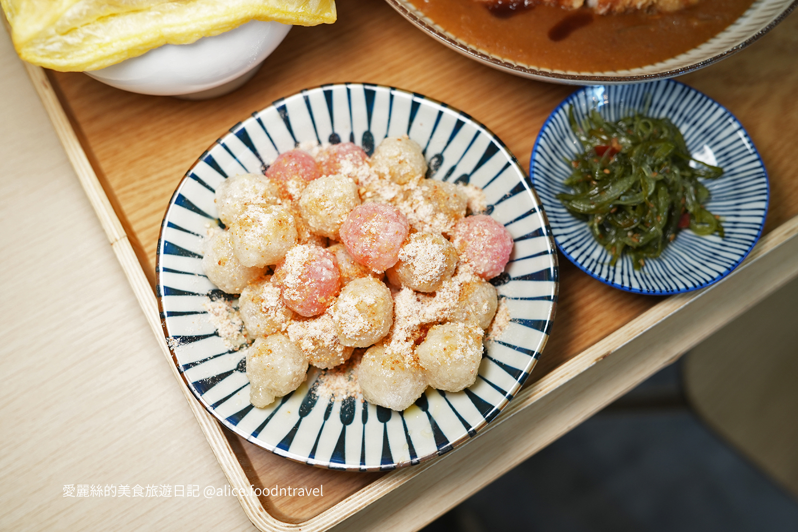台中美食台中定食台中西區美食台中西區定食台中咖哩飯台中丼飯台中炸豬排台中天婦羅台中平價美食勤美美食科博館美食日進街食力小食堂炸湯圓酥皮濃湯