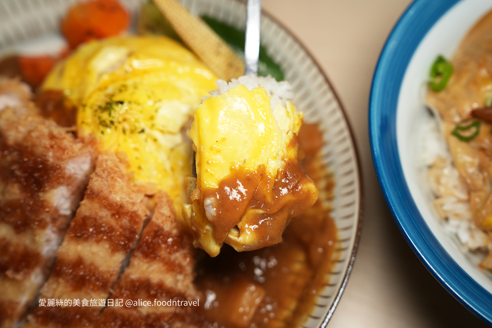 台中美食台中定食台中西區美食台中西區定食台中咖哩飯台中丼飯台中炸豬排台中天婦羅台中平價美食勤美美食科博館美食日進街食力小食堂炸湯圓酥皮濃湯