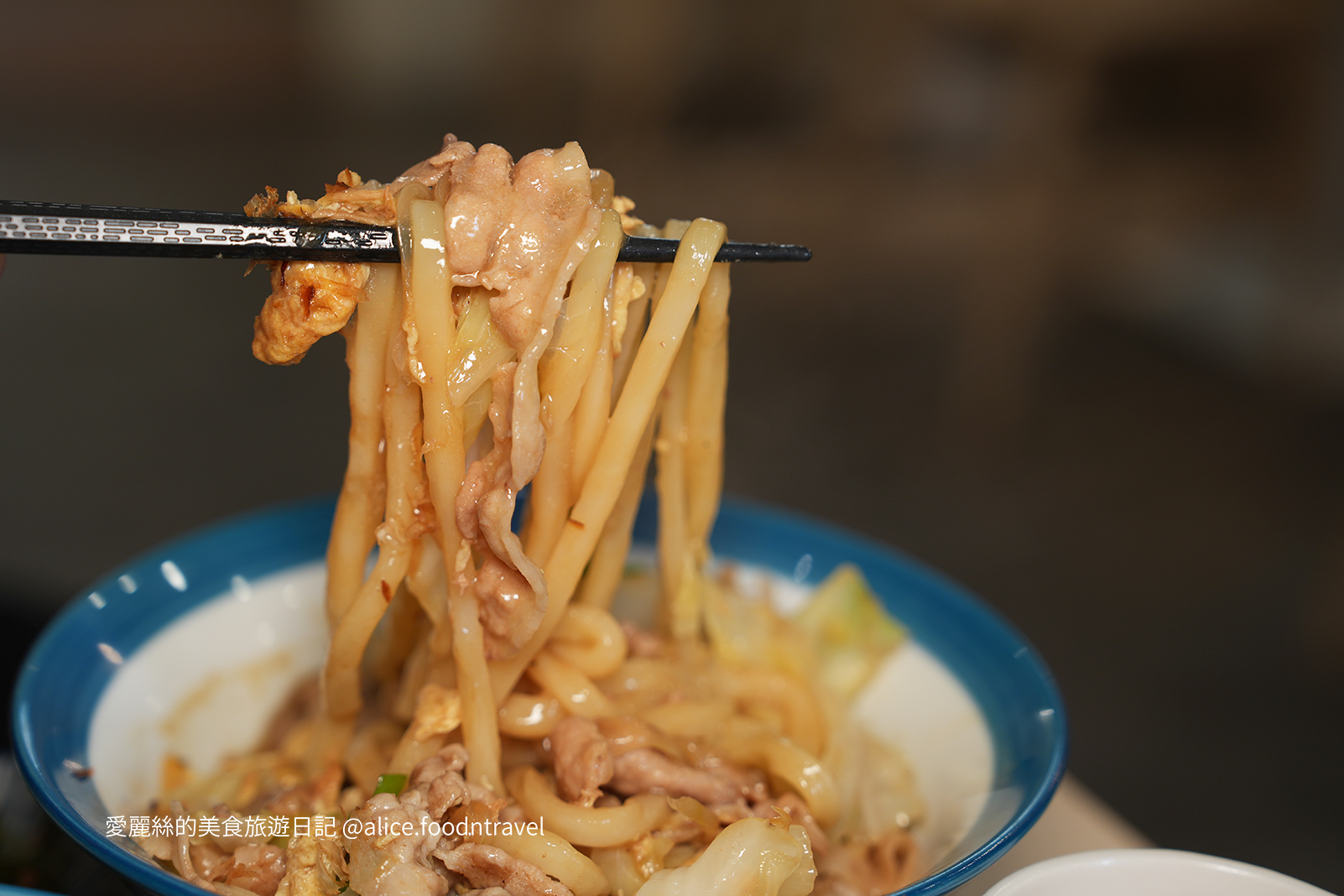 台中美食台中定食台中西區美食台中西區定食台中咖哩飯台中丼飯台中炸豬排台中天婦羅台中平價美食勤美美食科博館美食日進街食力小食堂炸湯圓酥皮濃湯
