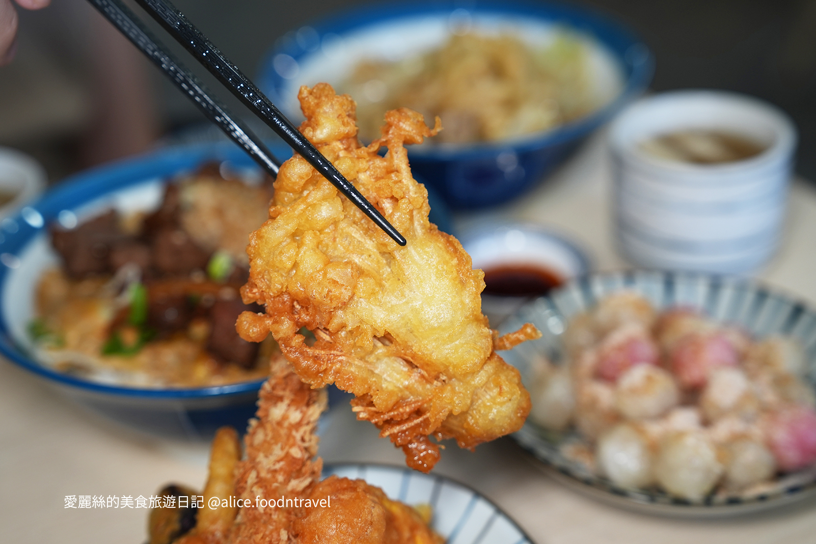 台中美食台中定食台中西區美食台中西區定食台中咖哩飯台中丼飯台中炸豬排台中天婦羅台中平價美食勤美美食科博館美食日進街食力小食堂炸湯圓酥皮濃湯