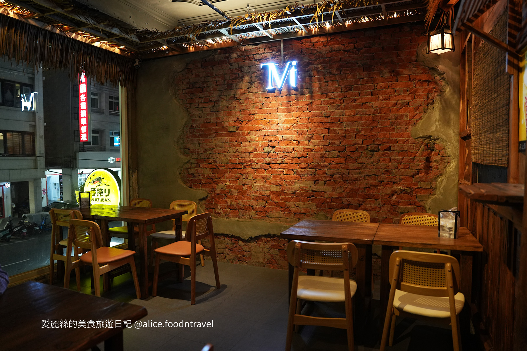 台中西區美食 台中餐酒館推薦 台中西區餐酒館 向上路美食 勤美餐酒館 台中約會餐廳 台中聚餐餐廳 台中美術館美食 審計新村美食 台中隱藏版餐酒館 The Me Time 悠・時候 台中手抓海鮮 台中海鮮桶推薦 台中德國豬腳 台中松露起司烤餅 台中創意料理餐廳 台中特色調酒 台中生啤酒推薦 台中餐酒館包場 台中網美餐廳