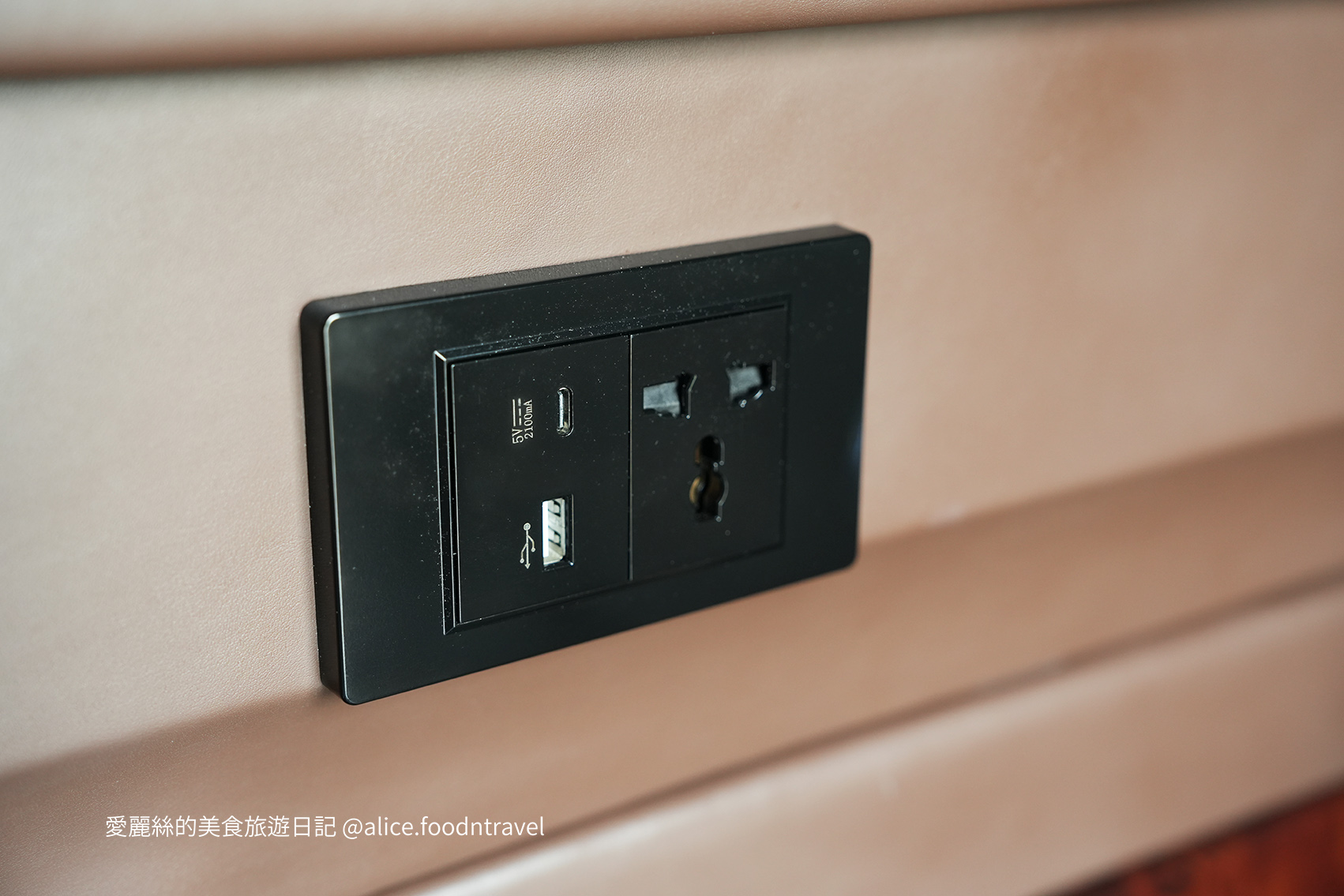 機場接駁國旅租車國旅包車商務包車商務租車保姆車出租豪華保姆車賓士保姆車賓士豪華保姆車賓士九人座賓士大T保姆車捷揚租車推薦