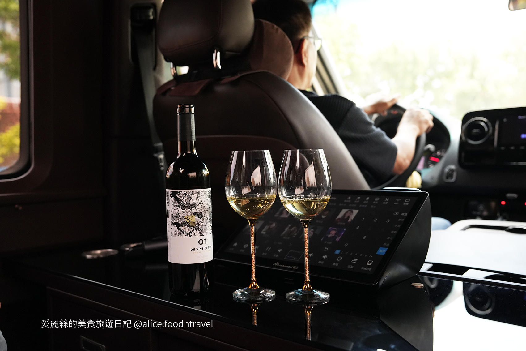 機場接駁國旅租車國旅包車商務包車商務租車保姆車出租豪華保姆車賓士保姆車賓士豪華保姆車賓士九人座賓士大T保姆車捷揚租車推薦