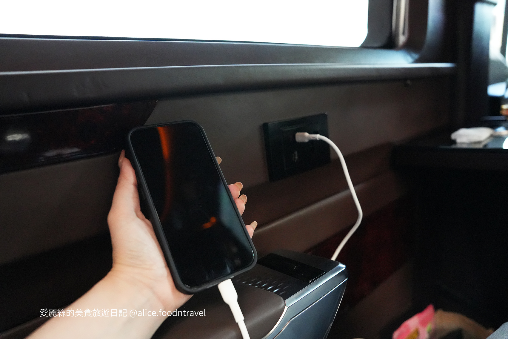 機場接駁國旅租車國旅包車商務包車商務租車保姆車出租豪華保姆車賓士保姆車賓士豪華保姆車賓士九人座賓士大T保姆車捷揚租車推薦