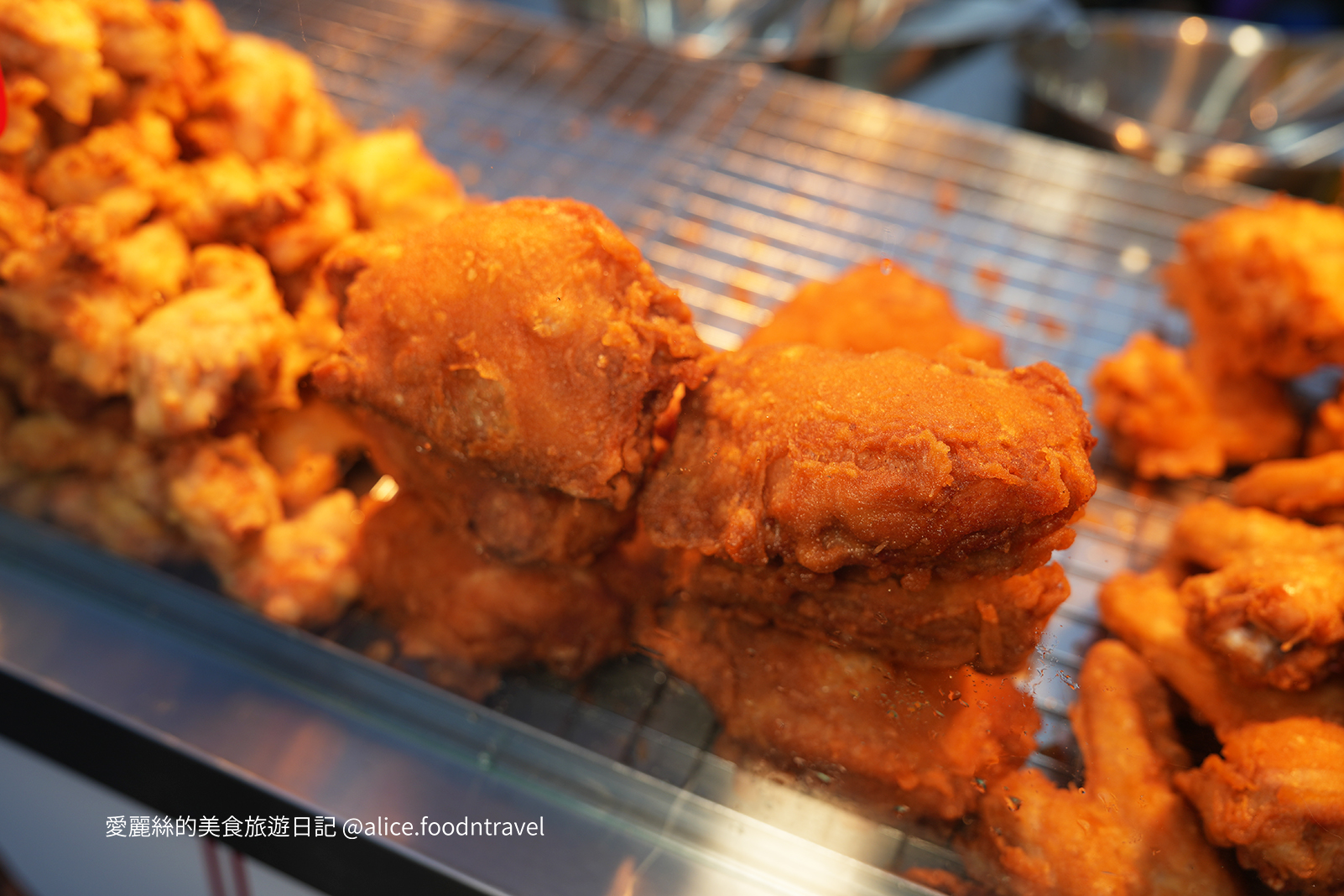 台中北屯美食 台中北區美食 台中北平路美食 北平黃昏市場 總站夜市 北屯炸雞 北屯鹽酥雞 北屯必吃 台中必吃 台中鹽酥雞 台中炸物 台中古早味炸雞 昌平炸雞王 胖老爹 男子漢生鮮炸雞 松竹路美食 台中宵夜 男子漢生鮮炸雞菜單