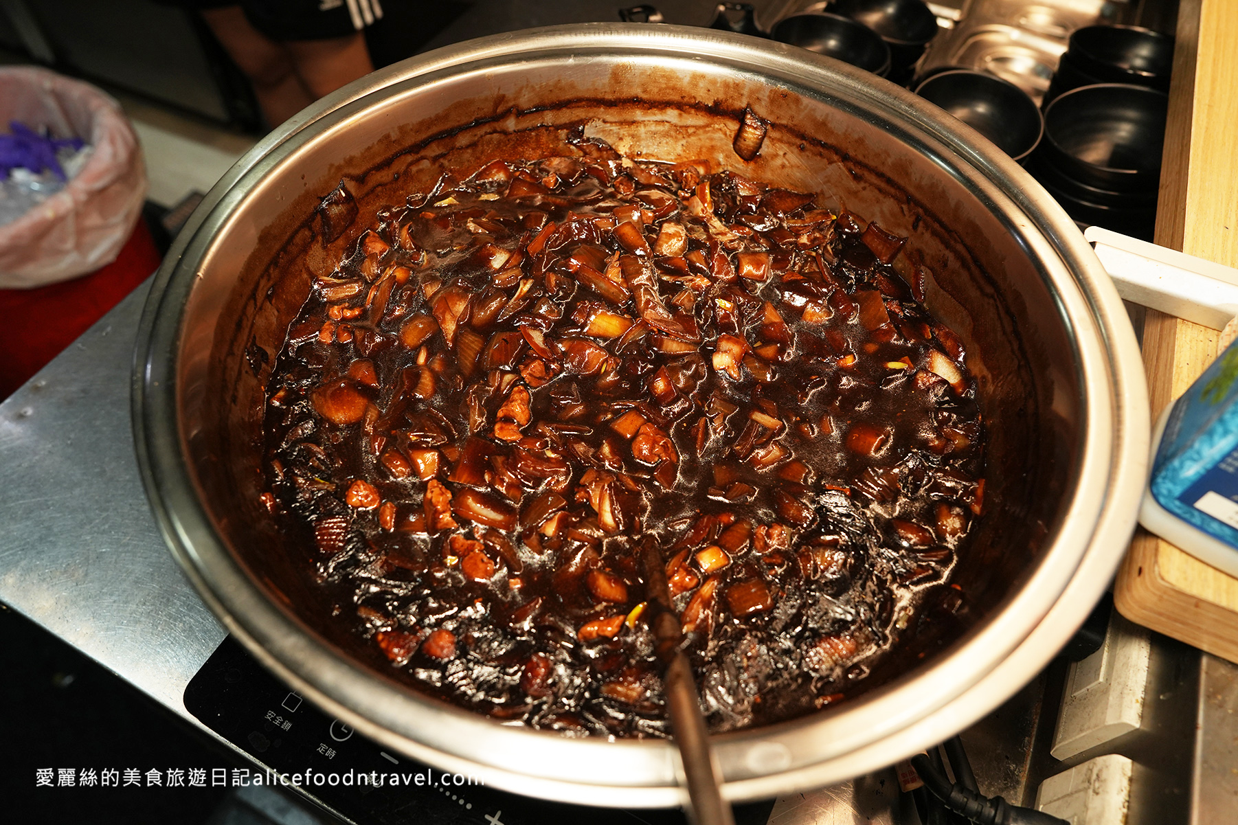 台中西屯美食炒碼麵韓國料理台中韓式料理台中炒碼麵台中炸醬麵韓國炸醬麵black韓noodle台中美食台中餐聽台中逢甲大學逢甲夜市美食台中必吃black韓noodle