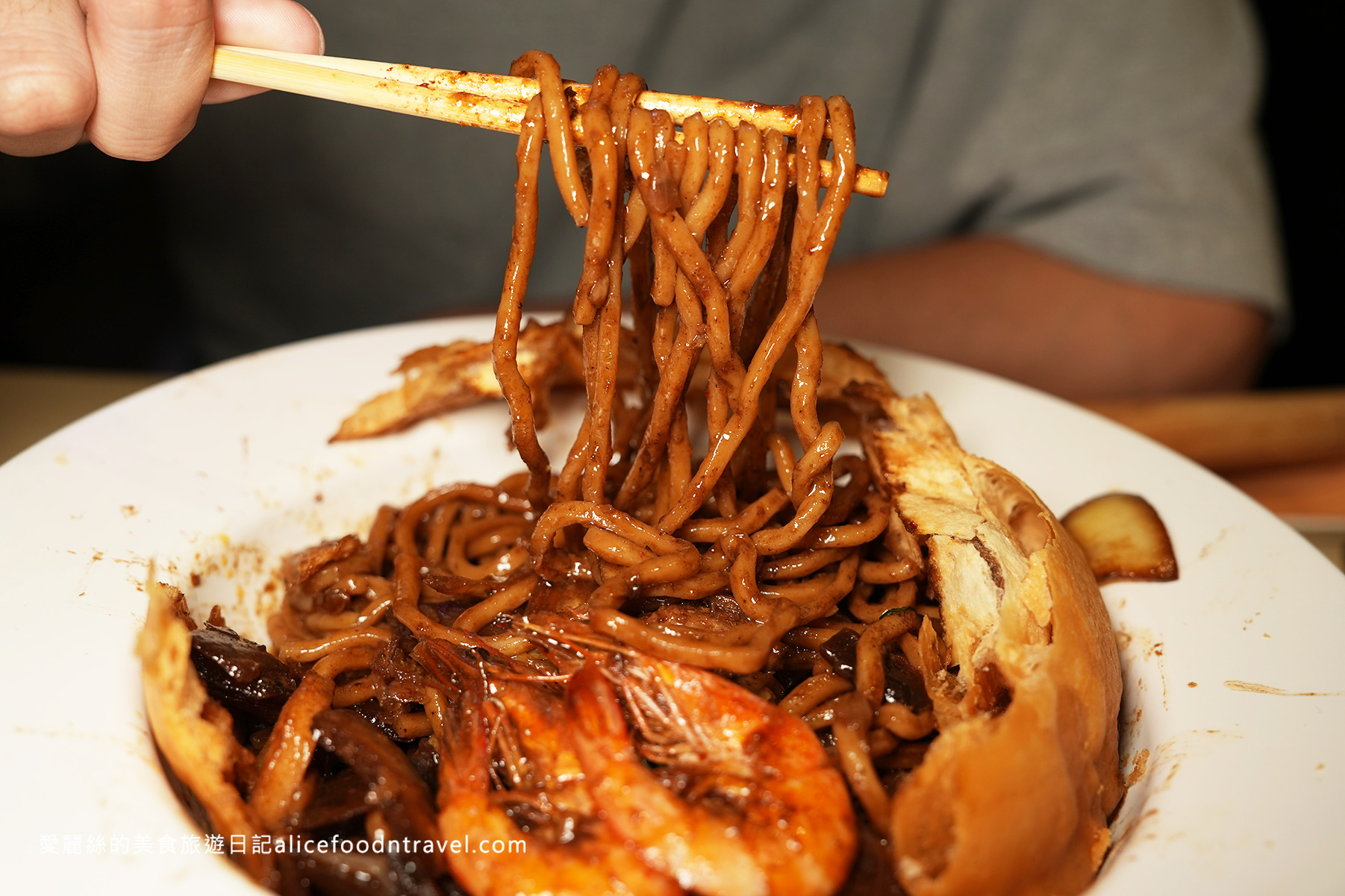 台中西屯美食炒碼麵韓國料理台中韓式料理台中炒碼麵台中炸醬麵韓國炸醬麵black韓noodle台中美食台中餐聽台中逢甲大學逢甲夜市美食台中必吃black韓noodle