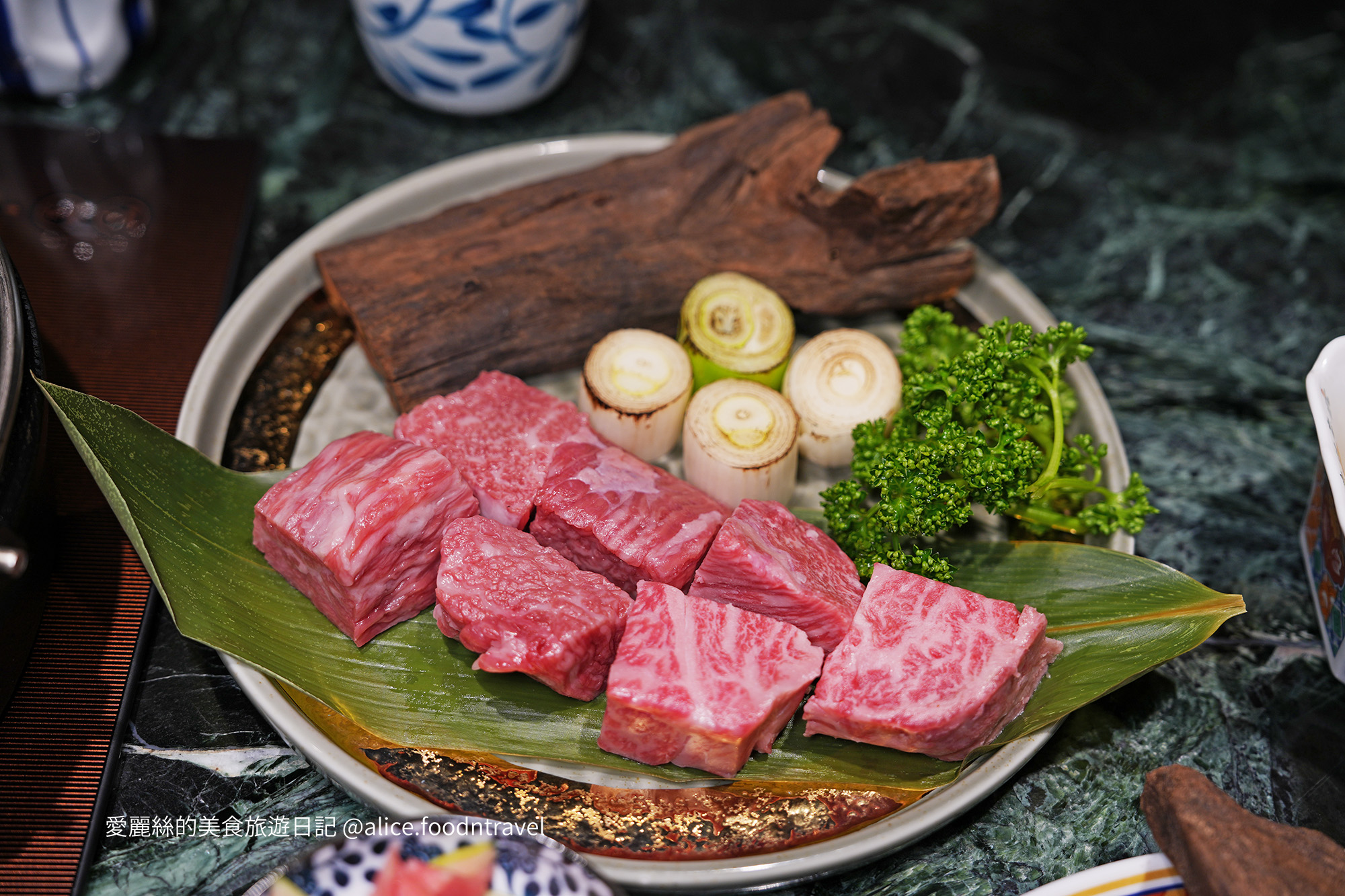 祇園禪院 祇園禪院壽喜燒 台北大安區美食 大安區壽喜燒 台北壽喜燒推薦 台北高級餐廳 台北約會餐廳 台北包廂餐廳 關西風壽喜燒 日本A5和牛 台北和牛料理 台北和牛壽喜燒 專人桌邊服務餐廳 全包廂餐廳 台北頂級壽喜燒 台北高級壽喜燒 台北慶生餐廳 台北商務聚餐餐廳 米澤牛 台北和牛餐廳