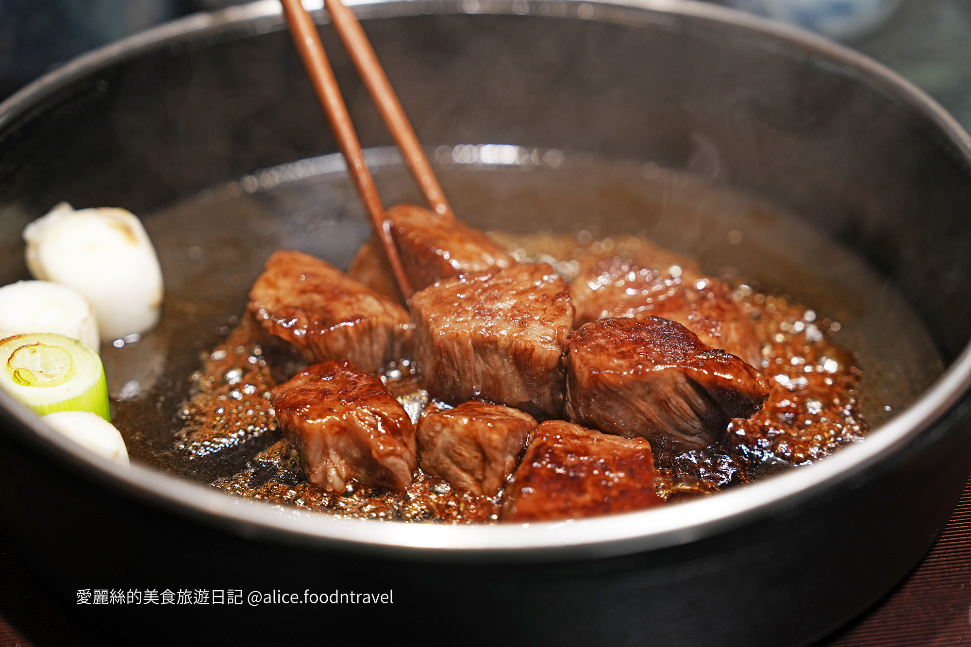 祇園禪院 祇園禪院壽喜燒 台北大安區美食 大安區壽喜燒 台北壽喜燒推薦 台北高級餐廳 台北約會餐廳 台北包廂餐廳 關西風壽喜燒 日本A5和牛 台北和牛料理 台北和牛壽喜燒 專人桌邊服務餐廳 全包廂餐廳 台北頂級壽喜燒 台北高級壽喜燒 台北慶生餐廳 台北商務聚餐餐廳 米澤牛 台北和牛餐廳