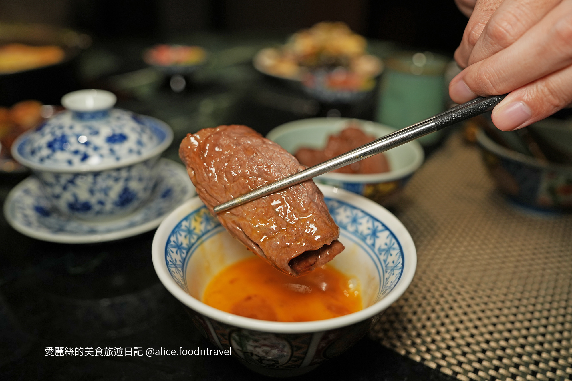 祇園禪院 祇園禪院壽喜燒 台北大安區美食 大安區壽喜燒 台北壽喜燒推薦 台北高級餐廳 台北約會餐廳 台北包廂餐廳 關西風壽喜燒 日本A5和牛 台北和牛料理 台北和牛壽喜燒 專人桌邊服務餐廳 全包廂餐廳 台北頂級壽喜燒 台北高級壽喜燒 台北慶生餐廳 台北商務聚餐餐廳 米澤牛 台北和牛餐廳