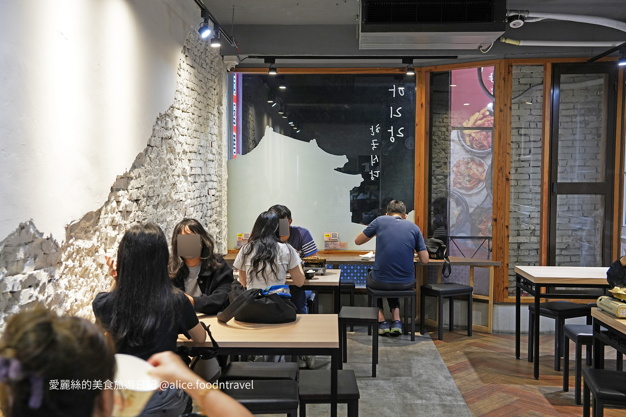 台中韓式料理 台中部隊鍋 台中西區美食 台中西區韓式料理 台中韓式烤肉 台中銅板烤肉 台中烤肉推薦 台中韓式烤肉推薦 台中平價韓式料理 台中平價美食 台中韓國料理 台中豆腐鍋 台中韓國炸雞 台中平價韓式烤肉 台中火鍋推薦 忠明高中美食 科博館美食 科博館餐廳 SOGO餐廳 台中聚餐餐廳 阿里郎韓式小館