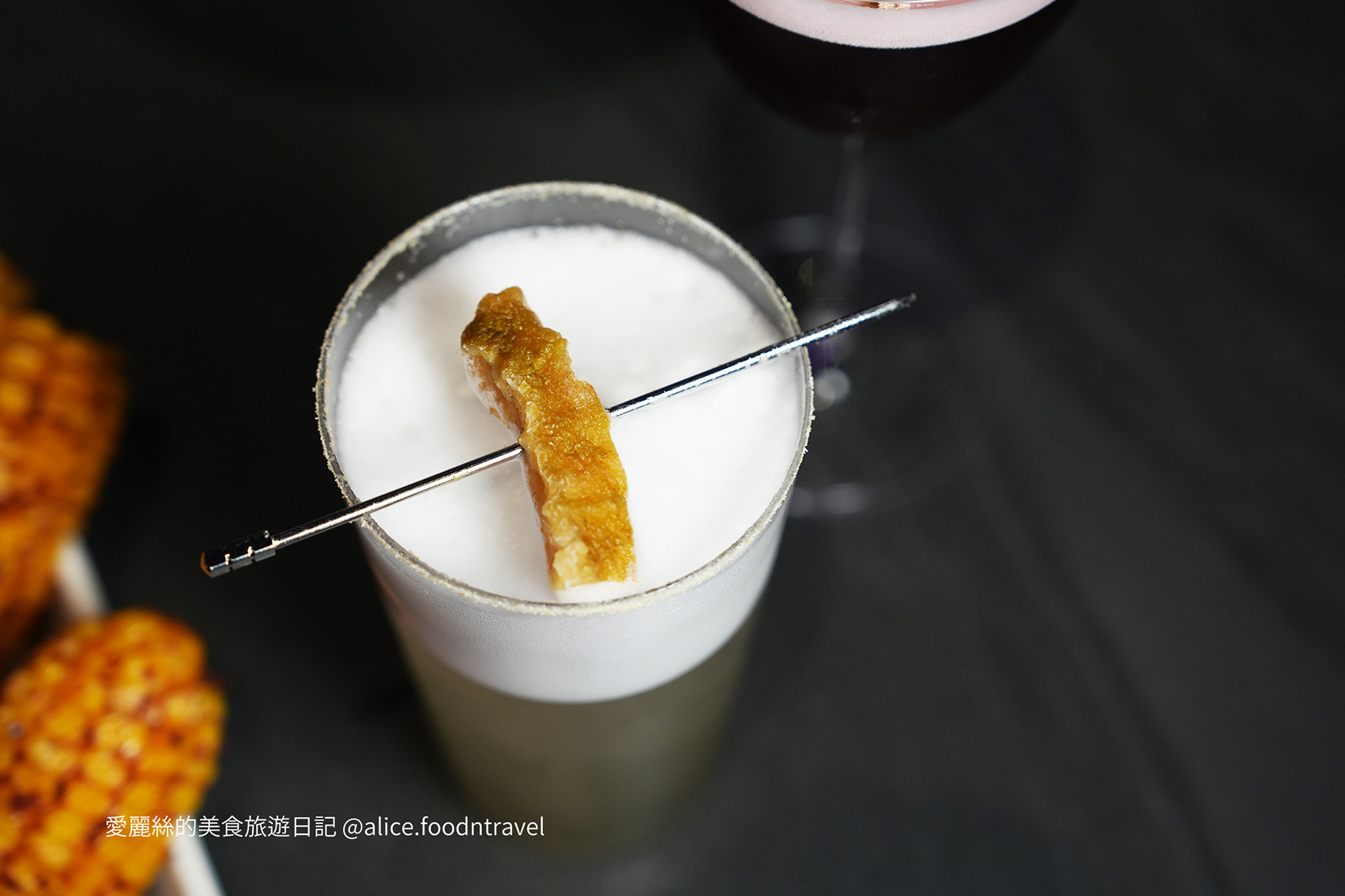 台中酒吧 台中慶生餐廳 台中必吃美食 西區酒吧 西區夜生活 台中夜生活 早上沒事晚上台中市 精誠路酒吧 台中喝酒 西區酒吧推薦 西區調酒 台中調酒 台中喝酒挑戰 特色酒吧 台中bar 西區bar 台中雞尾酒 台中特色酒吧 台中新開酒吧 台中派對 西區派對 台中小酌 台中買醉