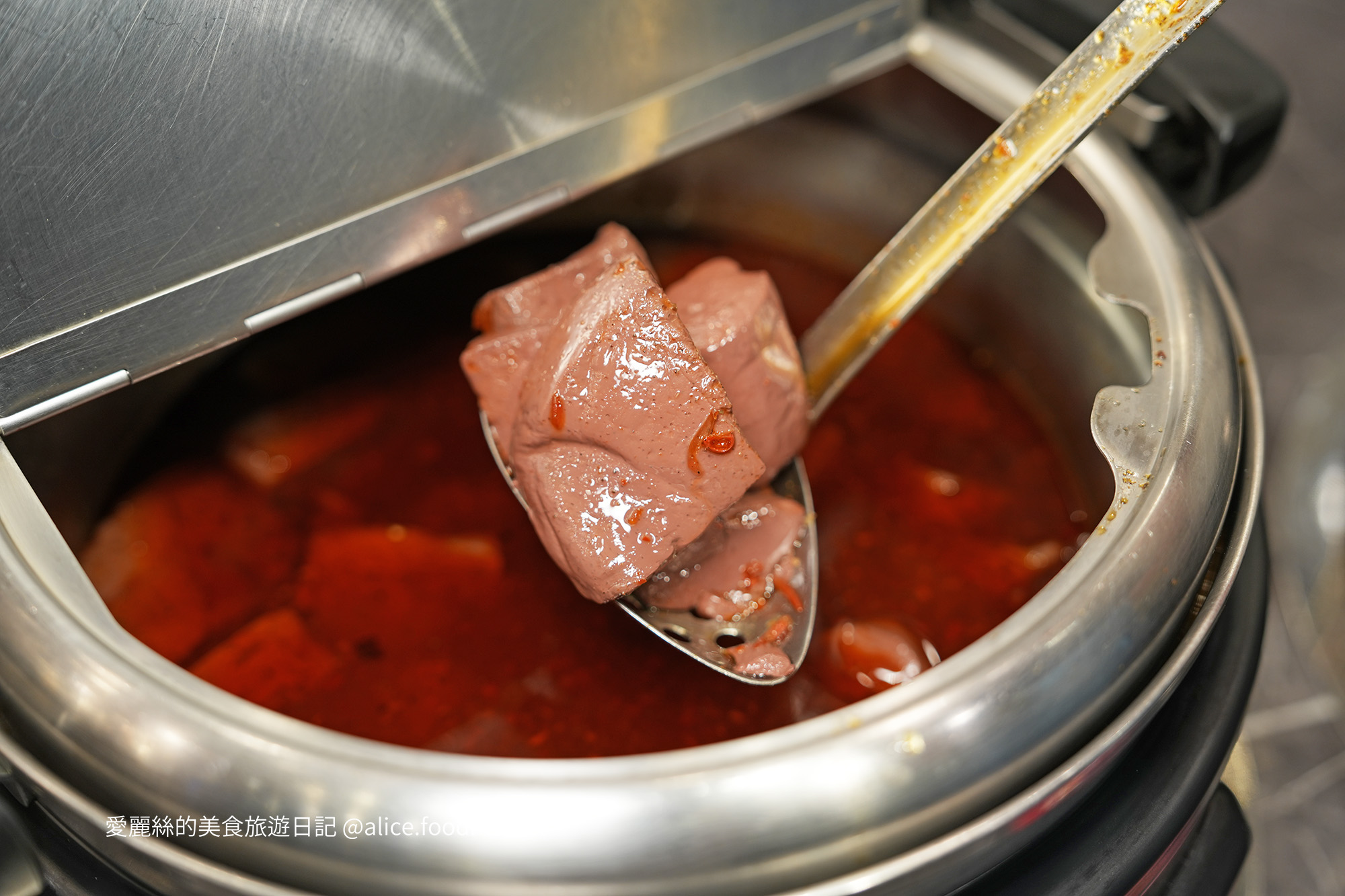 台中麻辣鍋 台中麻辣鍋吃到飽 台中火鍋吃到飽 台中吃到飽推薦 台中火鍋推薦 公益路美食 公益路火鍋 台中西區美食 台中宵夜推薦 台中聚餐推薦 新馬辣 新馬辣經典麻辣鍋 新馬辣台中 台中調酒喝到飽 台中哈根達斯 台中壽星優惠 台中生日餐廳 台中聚餐餐廳 台中和牛吃到飽 公益路餐廳