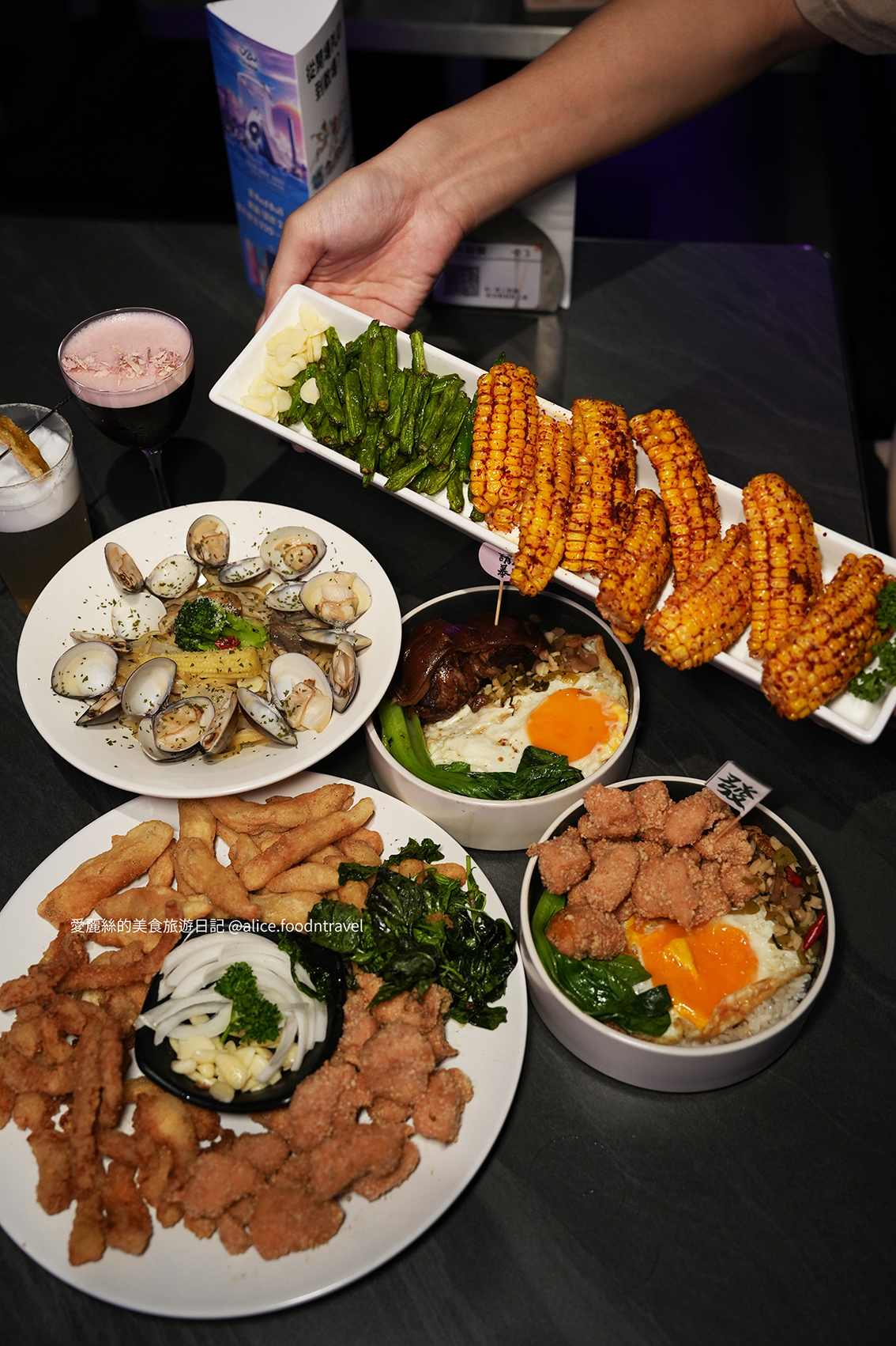 台中酒吧 台中慶生餐廳 台中必吃美食 西區酒吧 西區夜生活 台中夜生活 早上沒事晚上台中市 精誠路酒吧 台中喝酒 西區酒吧推薦 西區調酒 台中調酒 台中喝酒挑戰 特色酒吧 台中bar 西區bar 台中雞尾酒 台中特色酒吧 台中新開酒吧 台中派對 西區派對 台中小酌 台中買醉