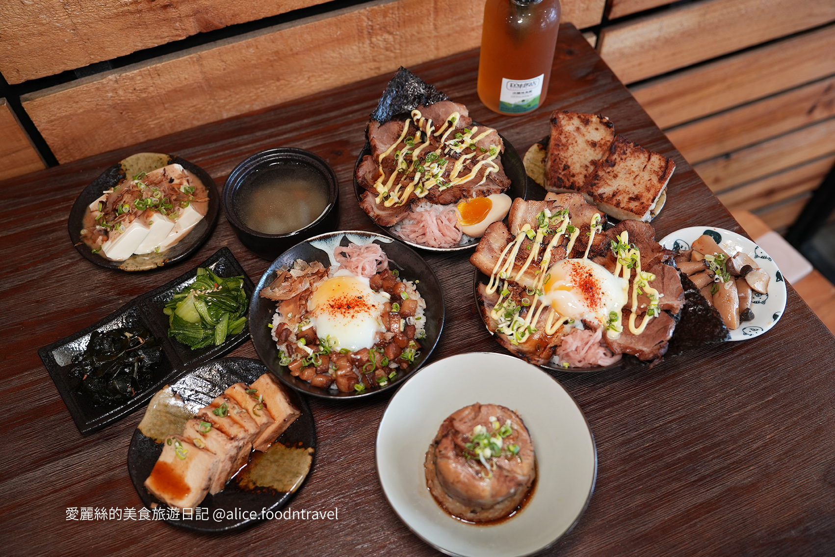 台中米食 台中飯類 台中美食推薦 台中蘿蔔糕 港式蘿蔔糕 台中米糕 市區米糕推薦 cp值 台中中區小店 中區美食 日式蓋飯 台中蓋飯推薦  必吃米糕 中區必吃 必吃蘿蔔糕 