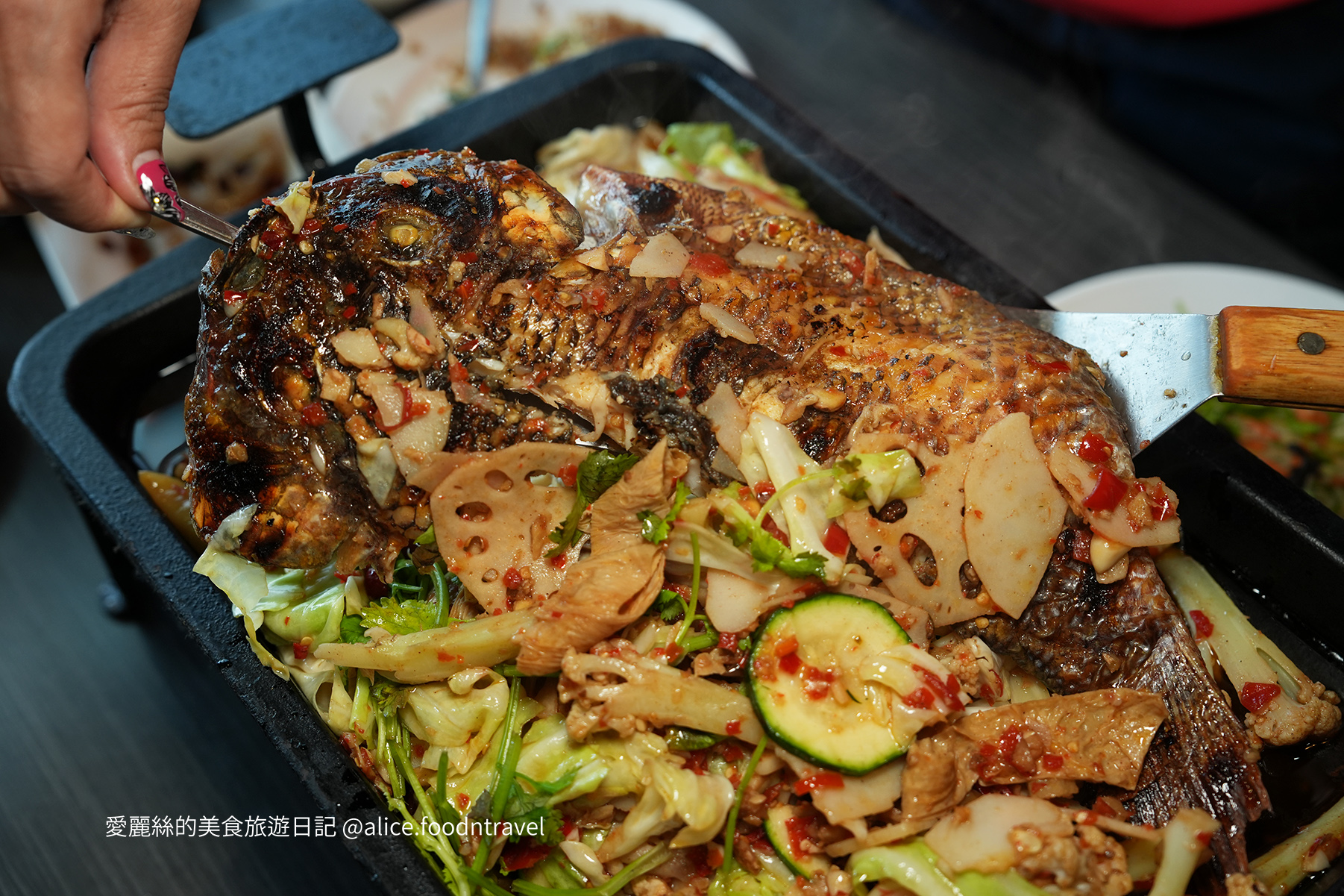 台中南屯 台中公益路美食 南屯必吃 台中南屯美食 台中餐廳 台中川菜 台中中式料理 台中聚餐 台中慶生 台中父親節餐廳 台中四川烤魚 台中川粵菜 巫山烤魚 城裡城外巫山烤魚 台中麻辣鍋 城裡城外巫山烤魚菜單