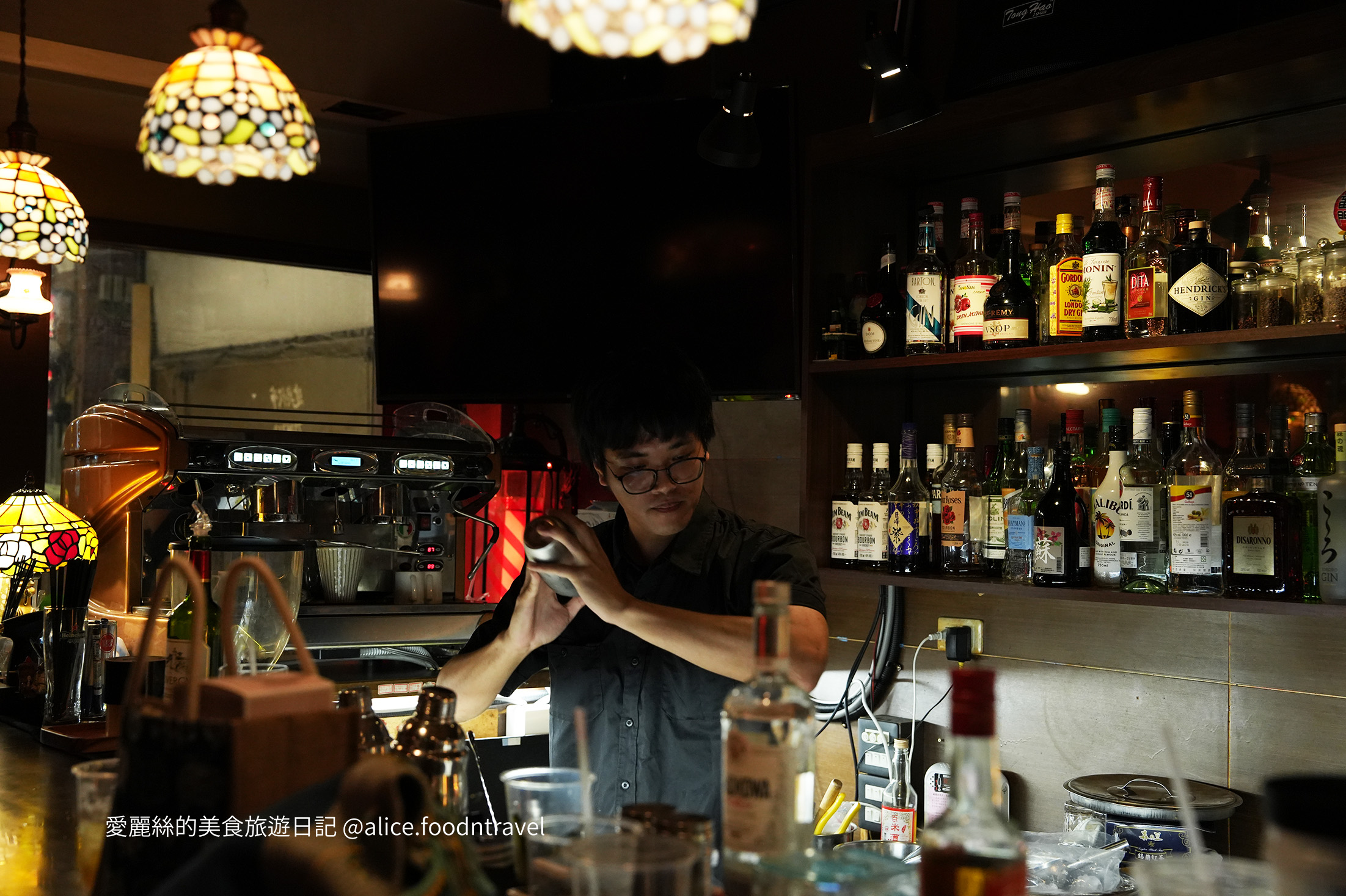 彰化音樂 彰化酒吧 彰化爵士 彰化bar 彰化景點 彰化live 彰化夜生活 彰化音樂餐廳 彰化文青 彰化獨立音樂 彰化調酒 彰化必去 彰化樂手 彰化推薦 彰化現場演奏 彰化約會 彰化微醺 彰化酒 彰化表演