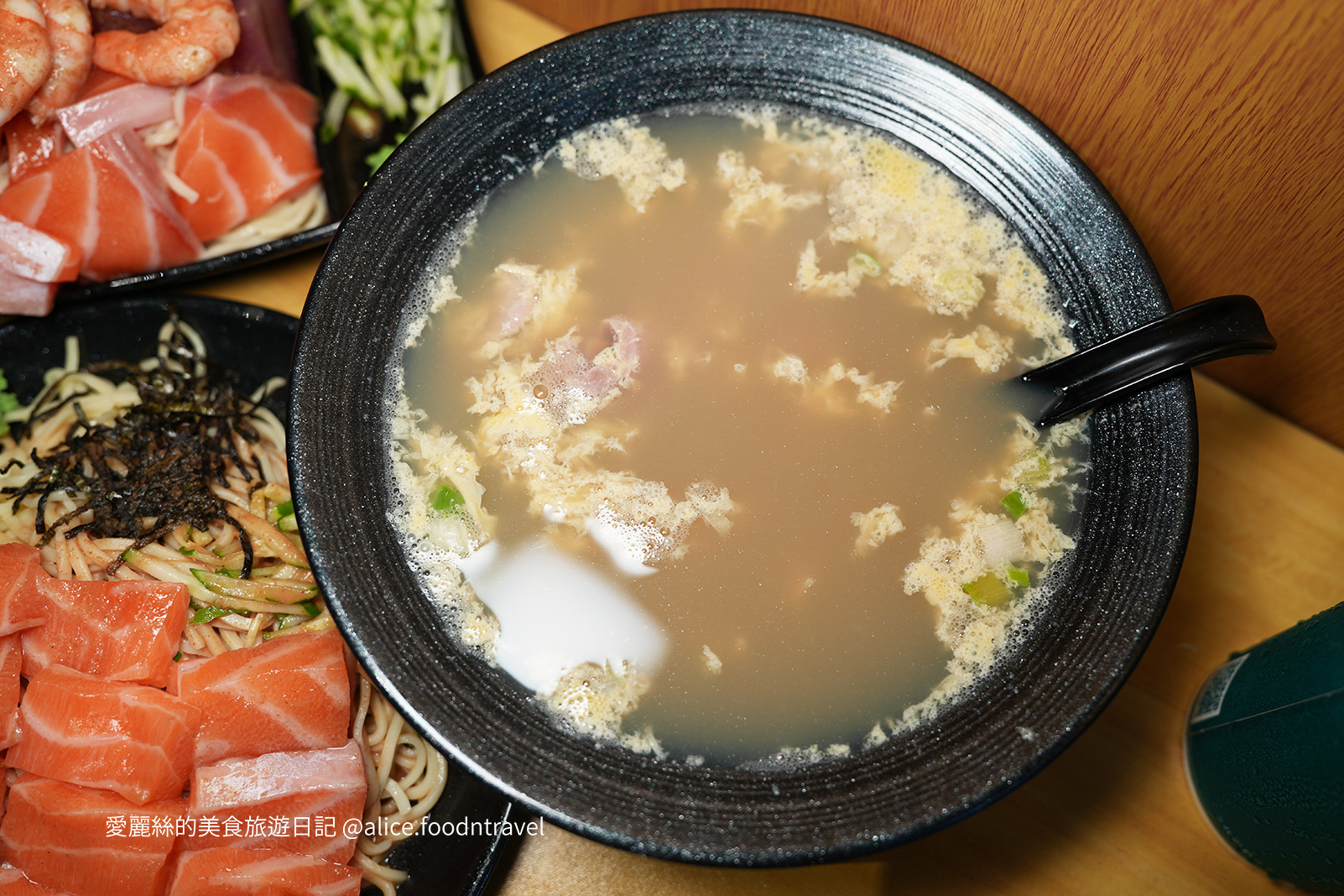 台中西屯美食 台中涼麵 台中生魚片 生魚片涼麵 一樂涼麵 台中宵夜 台中消夜 台中深夜美食 ALTA美食 逢甲美食 台灣大道 台灣美食 台中景點 台中必吃