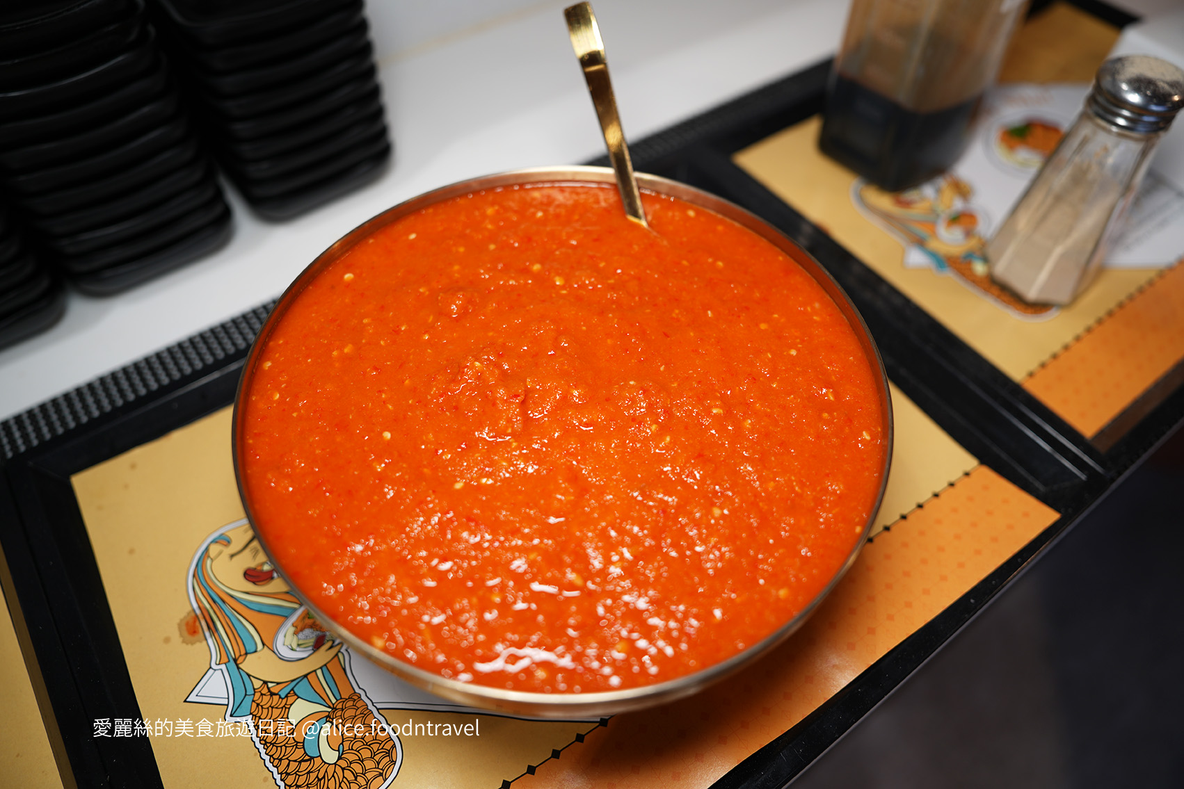 台中必吃 台中新開 台中海南雞 台中勤美 台中公益路 新加坡料理 新加坡美食 台中肉骨茶 台中新馬菜 海南雞飯推薦 肉骨茶推薦 公益路必吃 草悟道必吃 草悟道美食 勤美綠園道美食 台中西區美食 老王 台中老王 雞汁飯 台中午餐