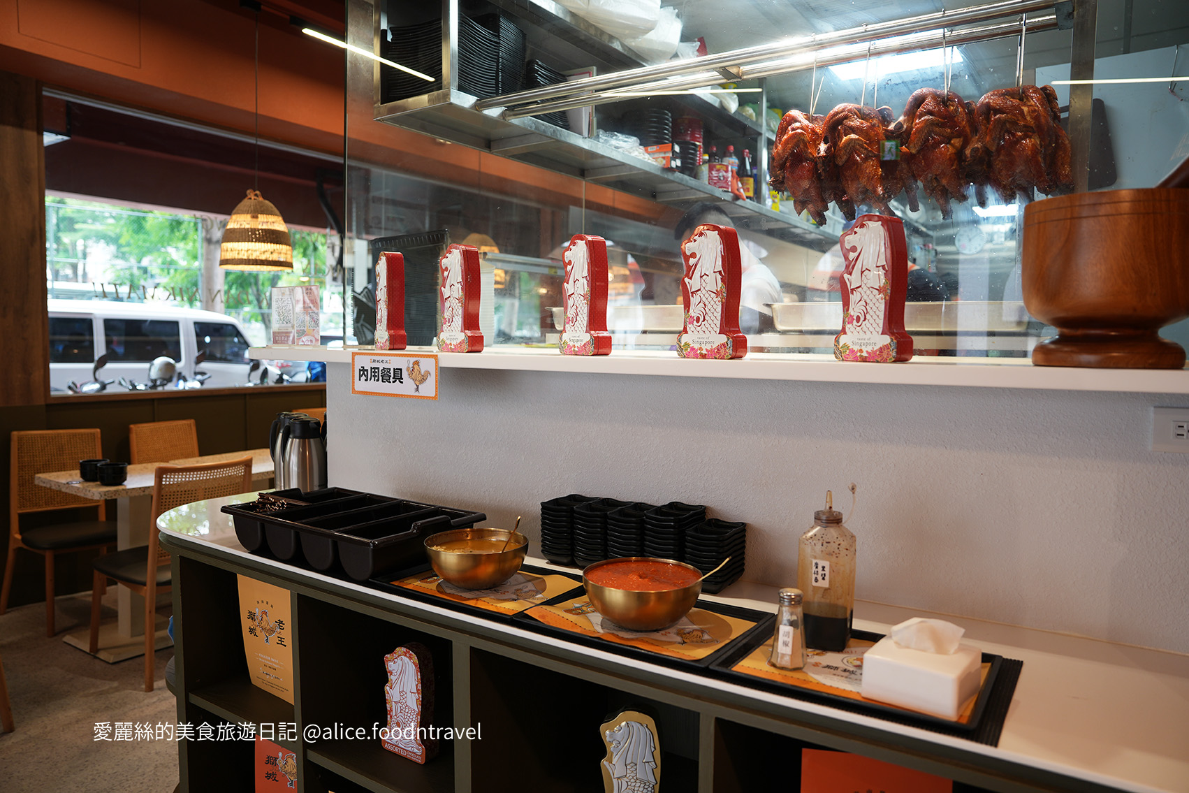 台中必吃 台中新開 台中海南雞 台中勤美 台中公益路 新加坡料理 新加坡美食 台中肉骨茶 台中新馬菜 海南雞飯推薦 肉骨茶推薦 公益路必吃 草悟道必吃 草悟道美食 勤美綠園道美食 台中西區美食 老王 台中老王 雞汁飯 台中午餐