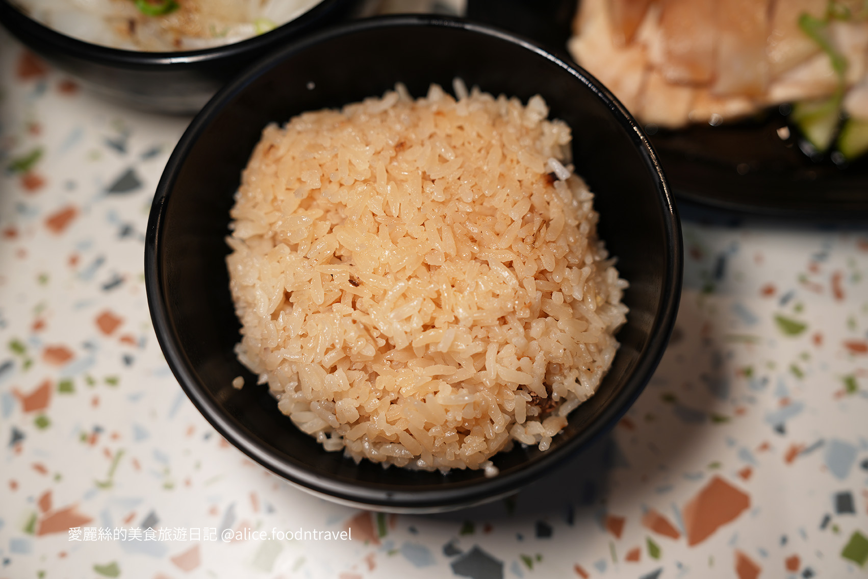 台中必吃 台中新開 台中海南雞 台中勤美 台中公益路 新加坡料理 新加坡美食 台中肉骨茶 台中新馬菜 海南雞飯推薦 肉骨茶推薦 公益路必吃 草悟道必吃 草悟道美食 勤美綠園道美食 台中西區美食 老王 台中老王 雞汁飯 台中午餐