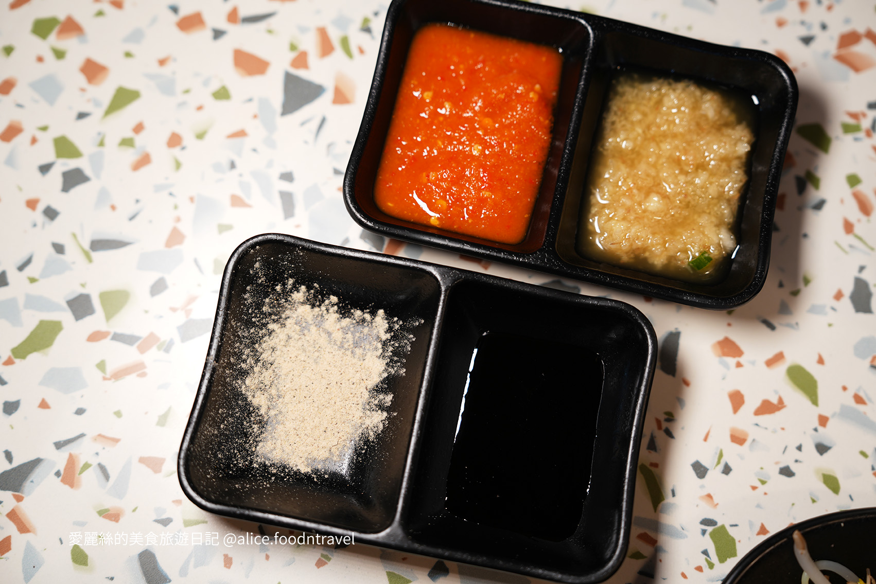 台中必吃 台中新開 台中海南雞 台中勤美 台中公益路 新加坡料理 新加坡美食 台中肉骨茶 台中新馬菜 海南雞飯推薦 肉骨茶推薦 公益路必吃 草悟道必吃 草悟道美食 勤美綠園道美食 台中西區美食 老王 台中老王 雞汁飯 台中午餐