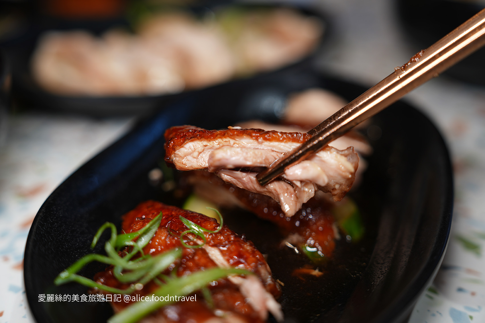 台中必吃 台中新開 台中海南雞 台中勤美 台中公益路 新加坡料理 新加坡美食 台中肉骨茶 台中新馬菜 海南雞飯推薦 肉骨茶推薦 公益路必吃 草悟道必吃 草悟道美食 勤美綠園道美食 台中西區美食 老王 台中老王 雞汁飯 台中午餐