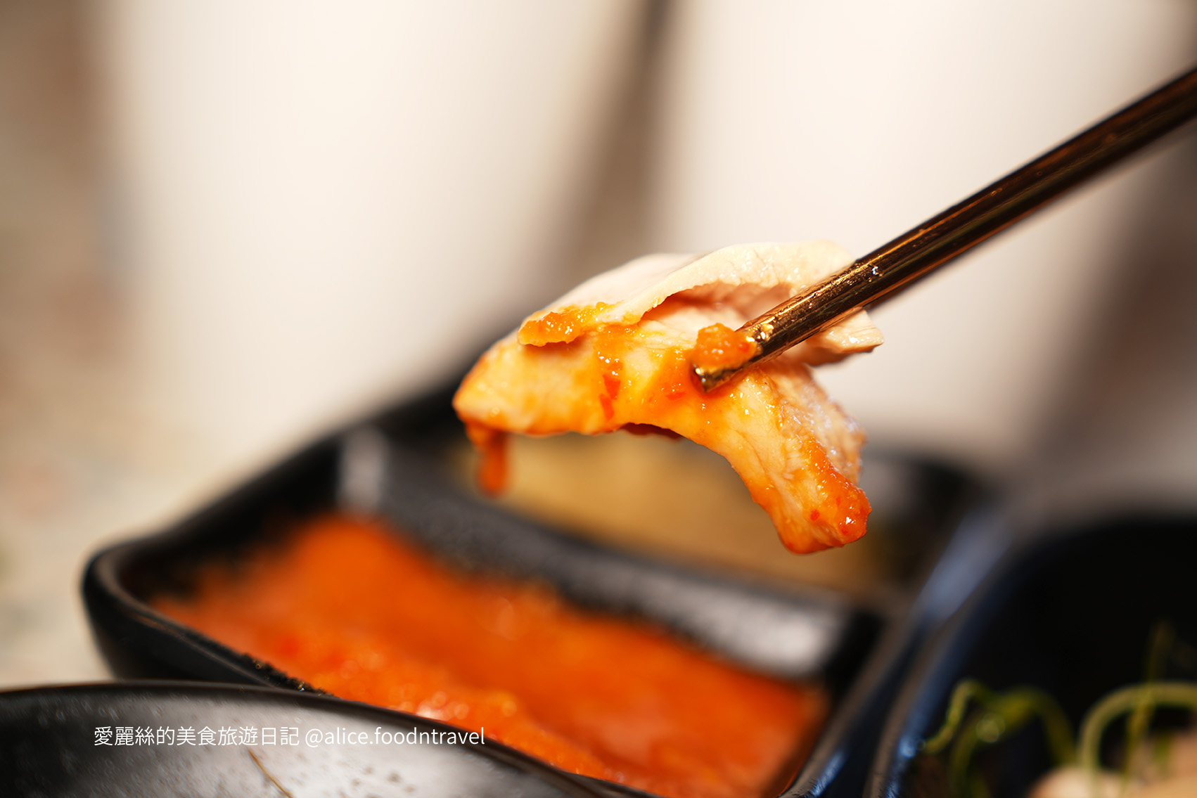 台中必吃 台中新開 台中海南雞 台中勤美 台中公益路 新加坡料理 新加坡美食 台中肉骨茶 台中新馬菜 海南雞飯推薦 肉骨茶推薦 公益路必吃 草悟道必吃 草悟道美食 勤美綠園道美食 台中西區美食 老王 台中老王 雞汁飯 台中午餐