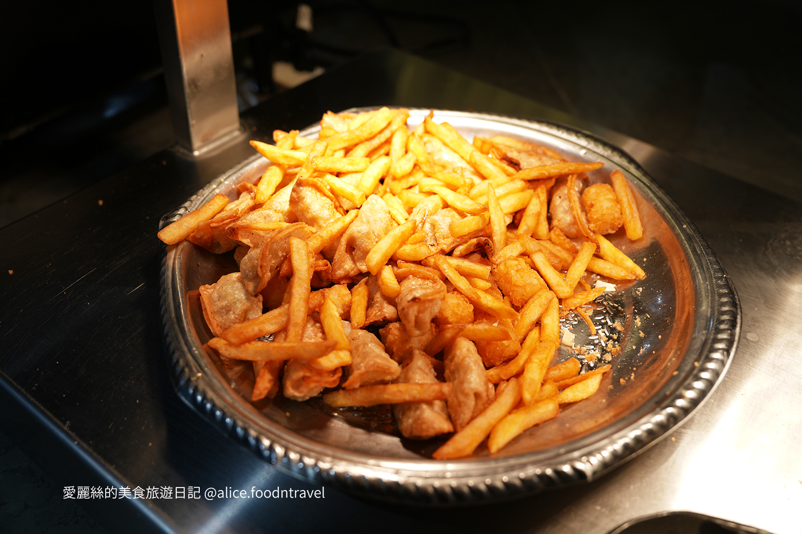 台中火鍋吃到飽 台中自助吧 台中吃到飽 台中壽喜燒吃到飽 台中麻辣鍋吃到飽 台中BUFFET 台中餐廳推薦 台中平價美食 台中聚餐餐廳 台中火車站 台中新時代 台中一中美食 鬥牛士二鍋 吃到飽推薦