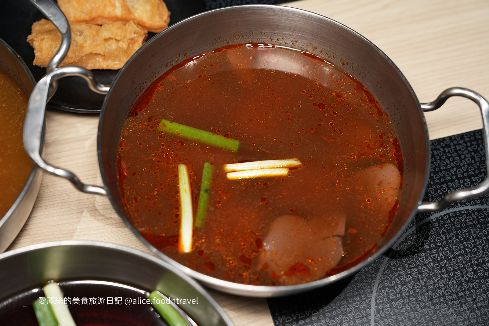 台中火鍋吃到飽 台中自助吧 台中吃到飽 台中壽喜燒吃到飽 台中麻辣鍋吃到飽 台中BUFFET 台中餐廳推薦 台中平價美食 台中聚餐餐廳 台中火車站 台中新時代 台中一中美食 鬥牛士二鍋 吃到飽推薦