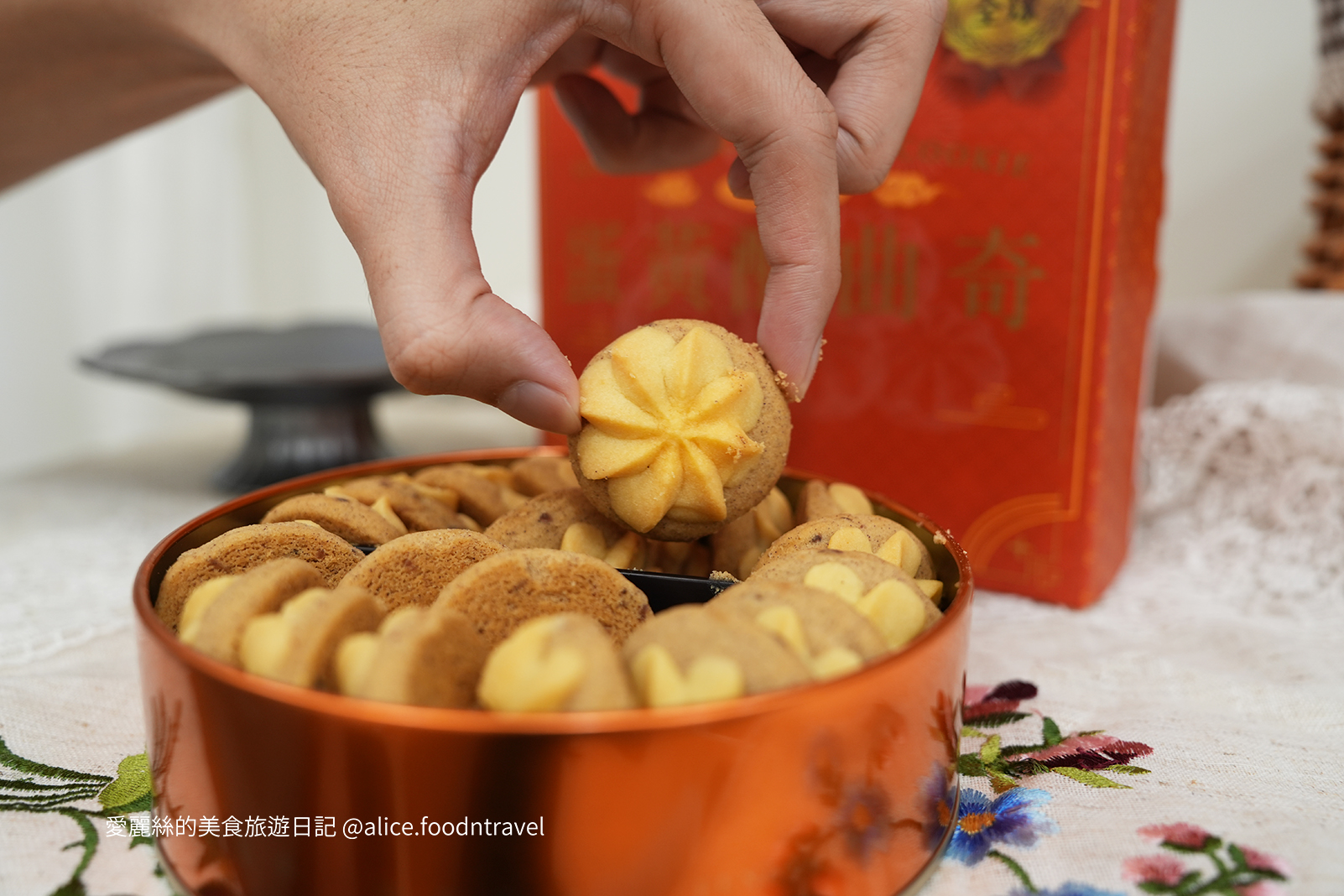 中秋禮盒 蛋黃酥餅乾 蛋黃酥曲奇 餅乾禮盒 月餅推薦 喜餅推薦 彌月禮盒 彌月蛋糕 2025宅配甜點 2025中秋禮盒 2025台中十大伴手禮 台中伴手禮推薦 宅配甜點