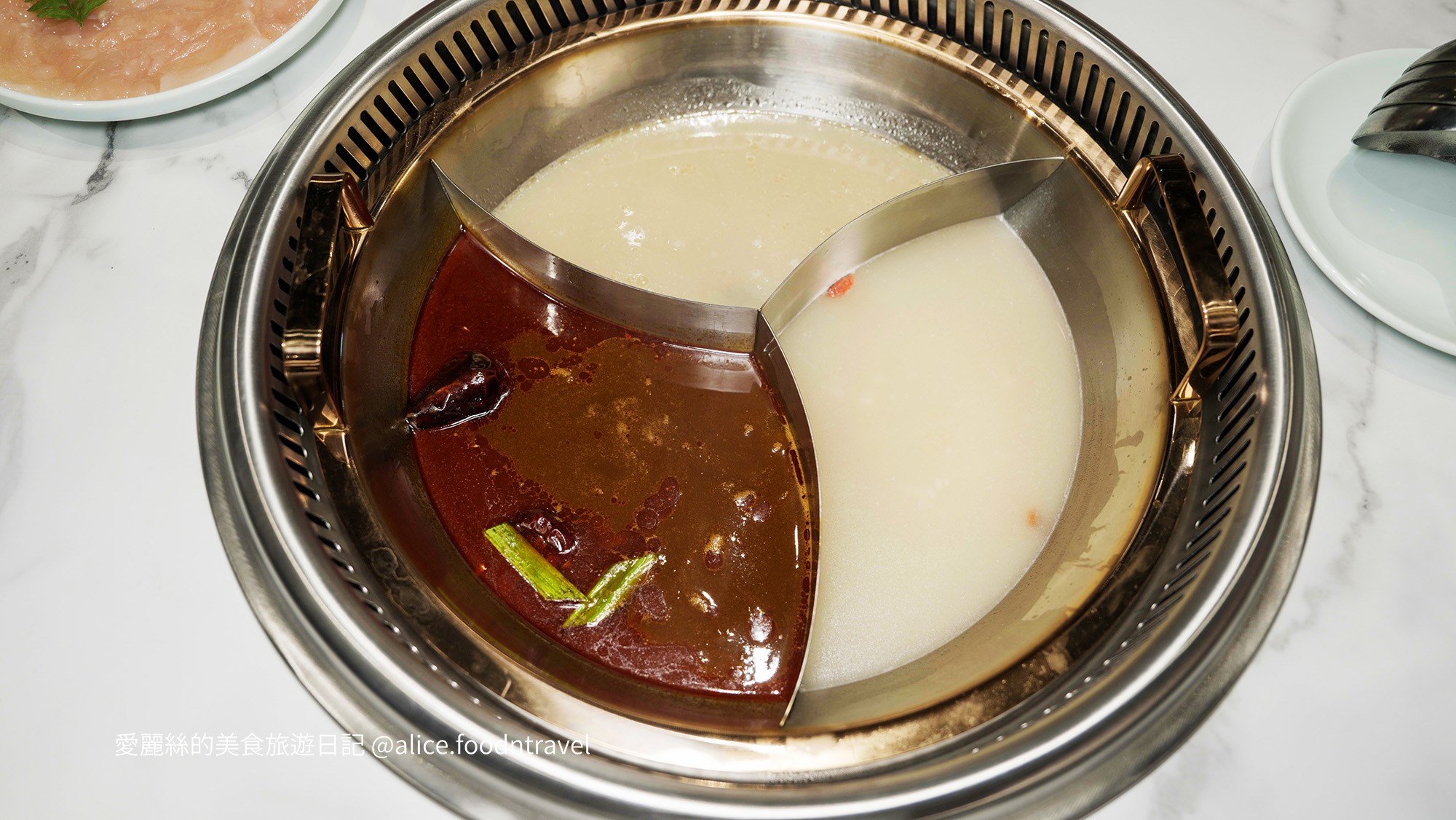 台中北屯美食 台中火鍋 台中麻辣鍋 北屯麻辣鍋 北屯火鍋 台中麻辣鍋推薦 台中麻辣鍋餐廳 北屯火鍋推薦 老井麻神 老井麻神極上鍋物 老井麻辣鍋 老井火鍋 老井燒肉 麻神麻辣鍋 漢神洲際美食 漢神洲際火鍋 漢神洲際麻辣鍋 麻辣鴨血 台中鴨血推薦 麻辣鍋鴨血