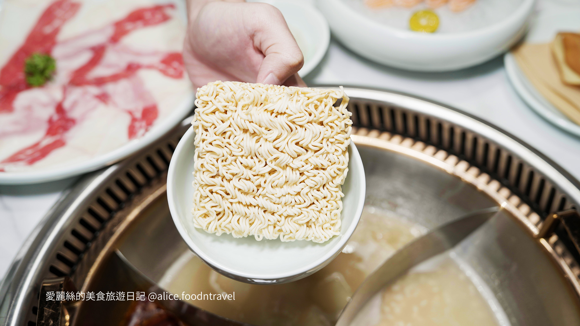 台中北屯美食 台中火鍋 台中麻辣鍋 北屯麻辣鍋 北屯火鍋 台中麻辣鍋推薦 台中麻辣鍋餐廳 北屯火鍋推薦 老井麻神 老井麻神極上鍋物 老井麻辣鍋 老井火鍋 老井燒肉 麻神麻辣鍋 漢神洲際美食 漢神洲際火鍋 漢神洲際麻辣鍋 麻辣鴨血 台中鴨血推薦 麻辣鍋鴨血