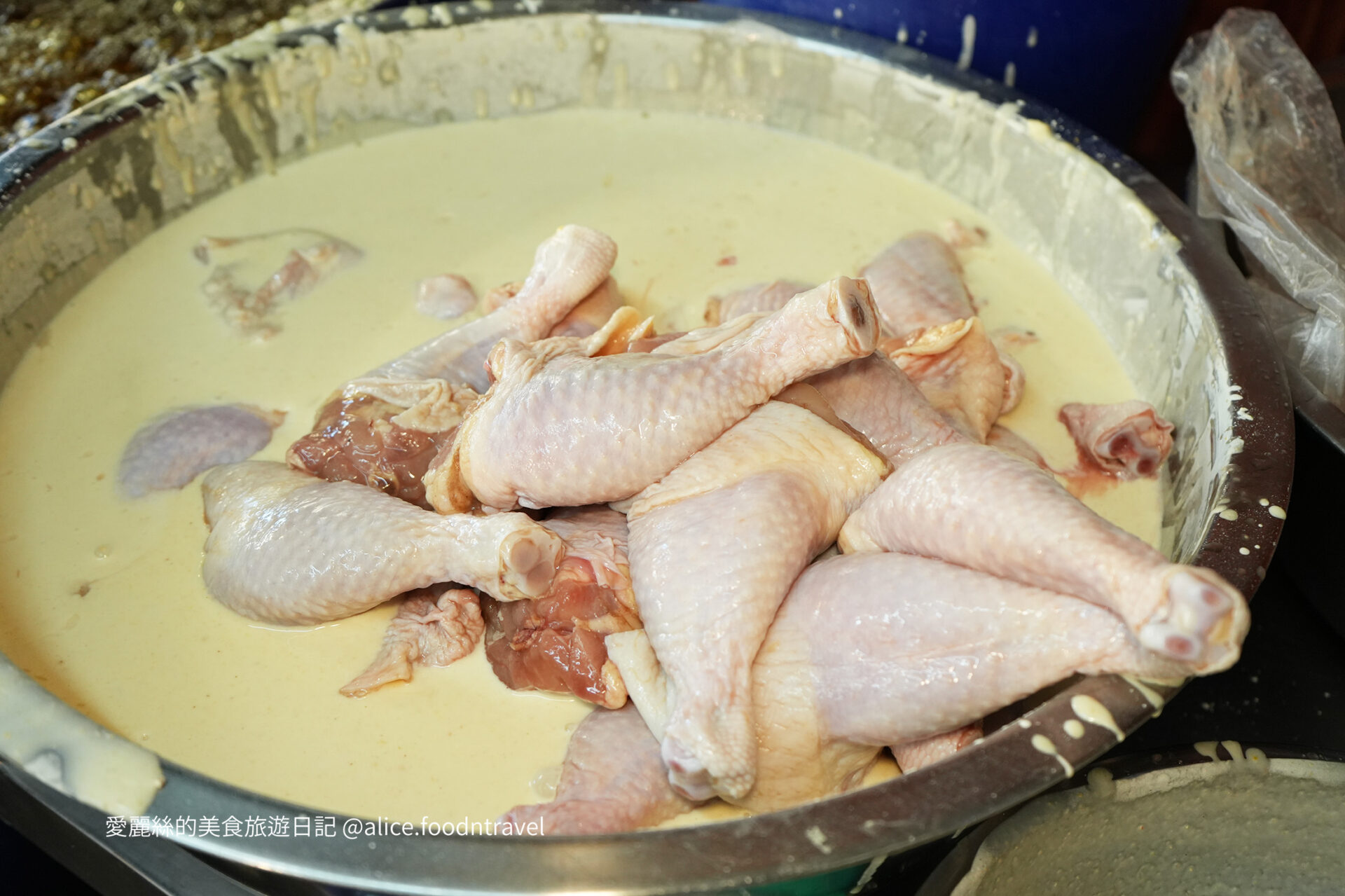 台中炸雞胖老爹男子和炸雞北平黃昏市場北平路美食北區美食台中小吃台中美食推薦炸雞腿台中西屯美食中清路美食菜市場美食