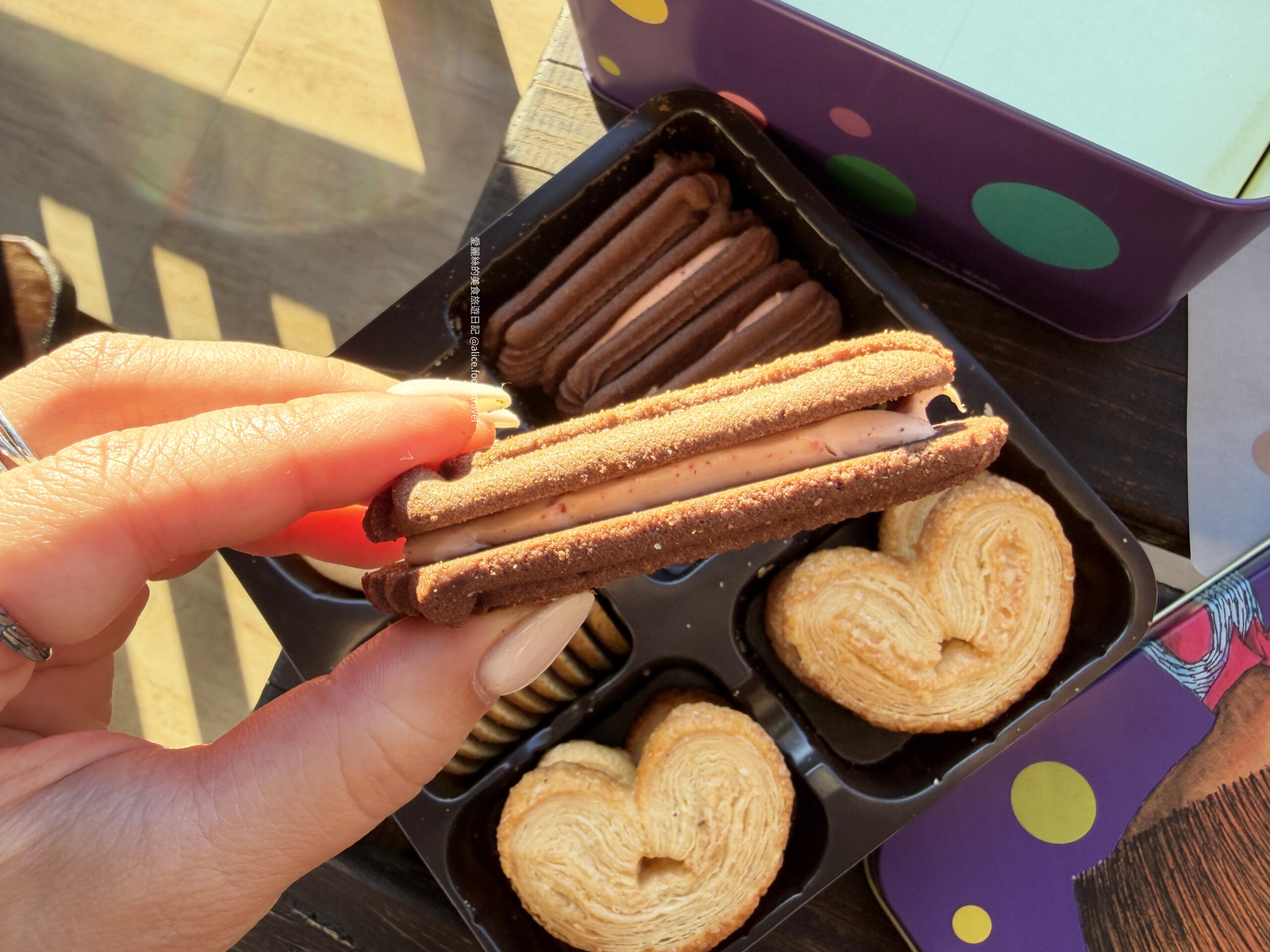 喜憨兒烘焙坊 喜憨兒基金會 幾米繪本 幾米 鐵盒餅乾 餅乾禮盒 2025禮盒推薦 2026過年禮盒 2026禮盒 聖誕節禮物 聖誕節禮盒 我不是完美小孩 英式下午茶 宅配美食 宅配甜點 網路甜點 網路名店