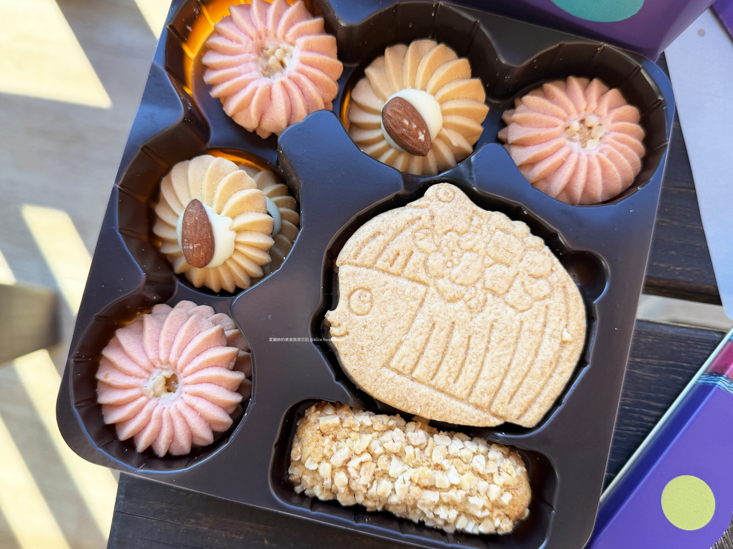 喜憨兒烘焙坊 喜憨兒基金會 幾米繪本 幾米 鐵盒餅乾 餅乾禮盒 2025禮盒推薦 2026過年禮盒 2026禮盒 聖誕節禮物 聖誕節禮盒 我不是完美小孩 英式下午茶 宅配美食 宅配甜點 網路甜點 網路名店