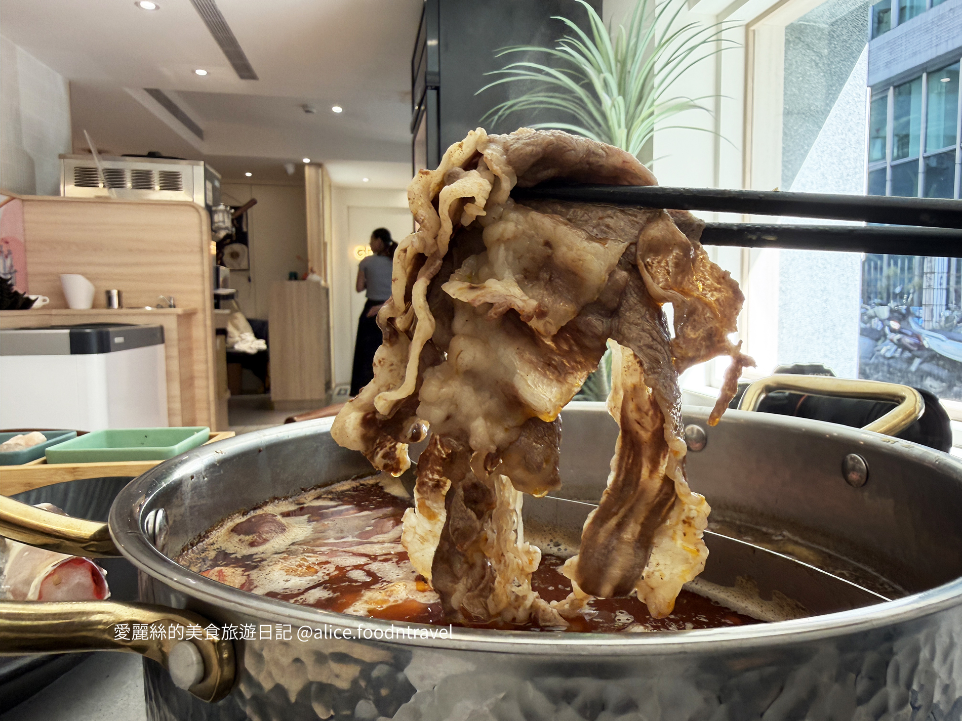 台北火鍋 台北大安站 台北大安火鍋 台北忠孝復興 台北忠孝復興火鍋 和牛火鍋 台北極鶴 吃到飽 台北吃到飽 大安吃到飽 忠孝復興吃到飽 吃到飽火鍋推薦 台北必吃 頂級火鍋 高級火鍋 鱈場蟹 鱈場蟹吃到飽 和牛吃到飽 台北聚餐推薦 台北聚餐首選 台北壽喜燒 高級壽喜燒 高級麻辣鍋 台北和牛壽喜燒 必吃壽喜燒